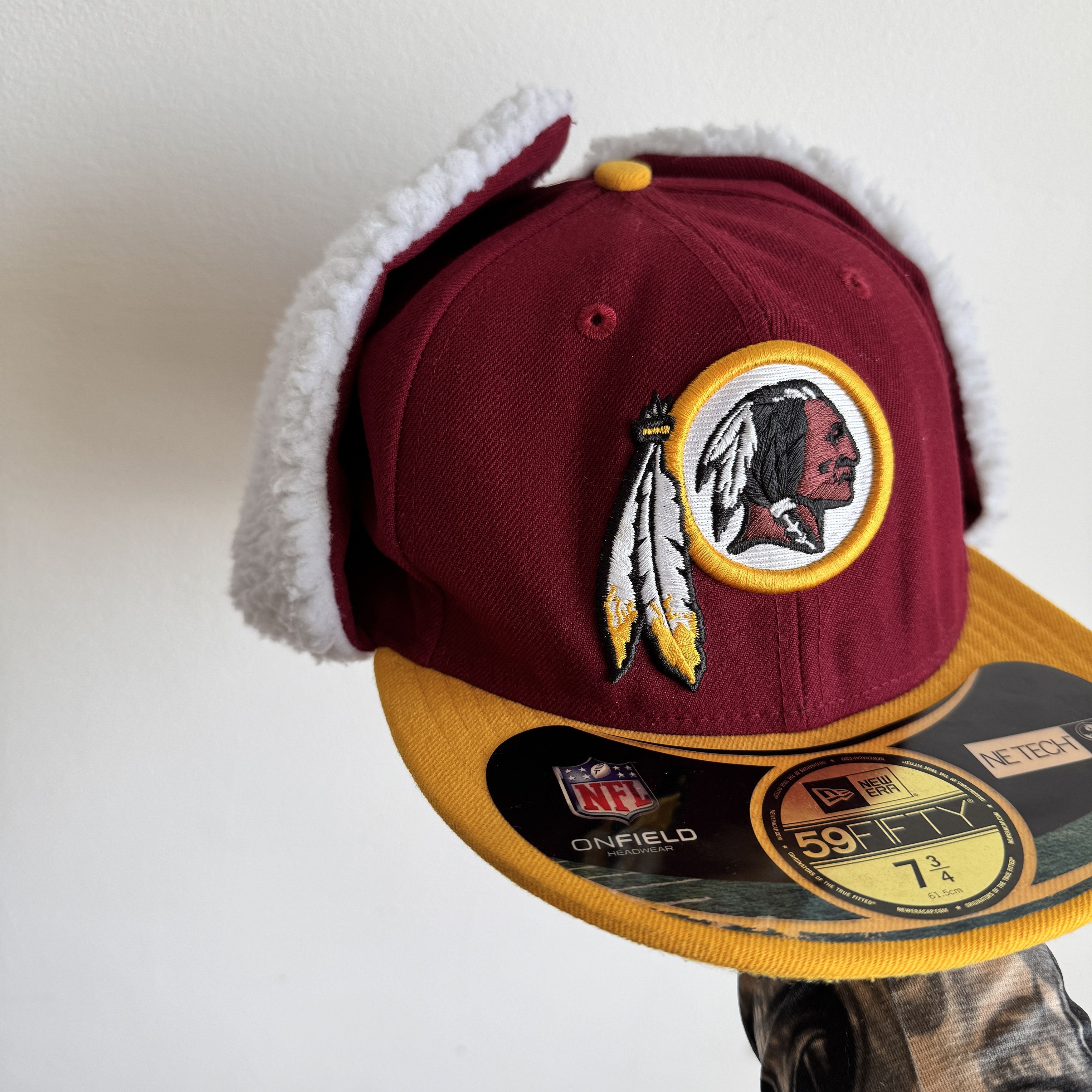 NFL New Era Redskins sherpa ear flap 59FIFTY winter cap XL Size 42 - 12 Thumbnail
