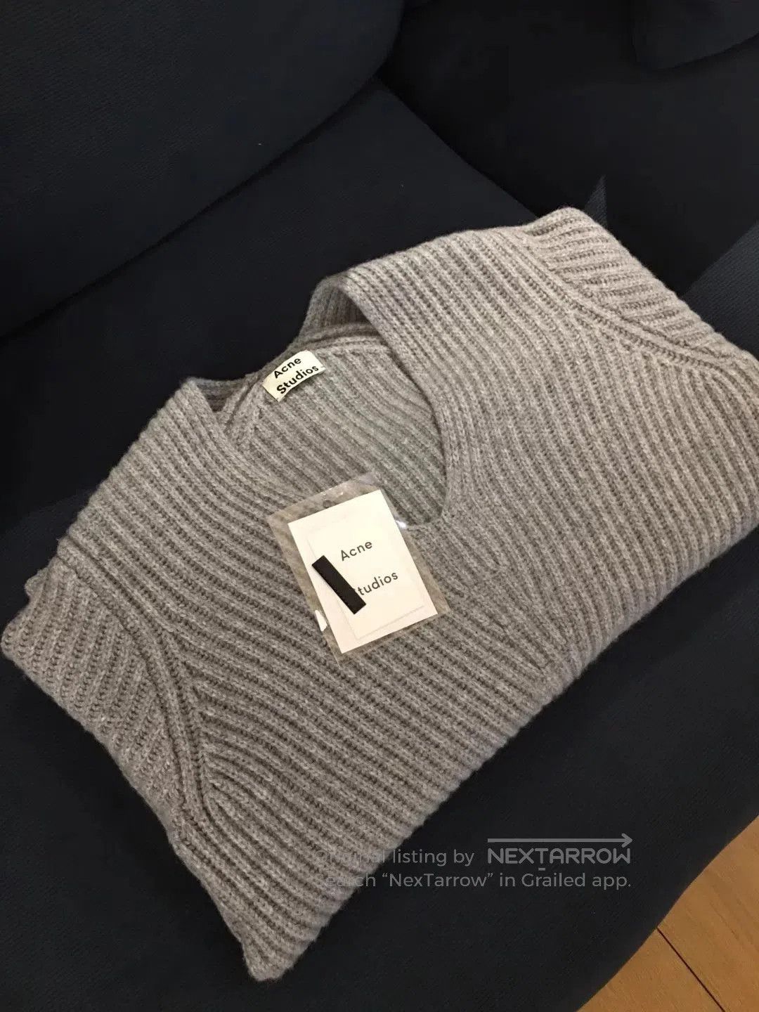Acne Studios cozy gray v-neck sweater by acne studios. Size XS / US 0-2 / IT 36-38 - 4 Thumbnail