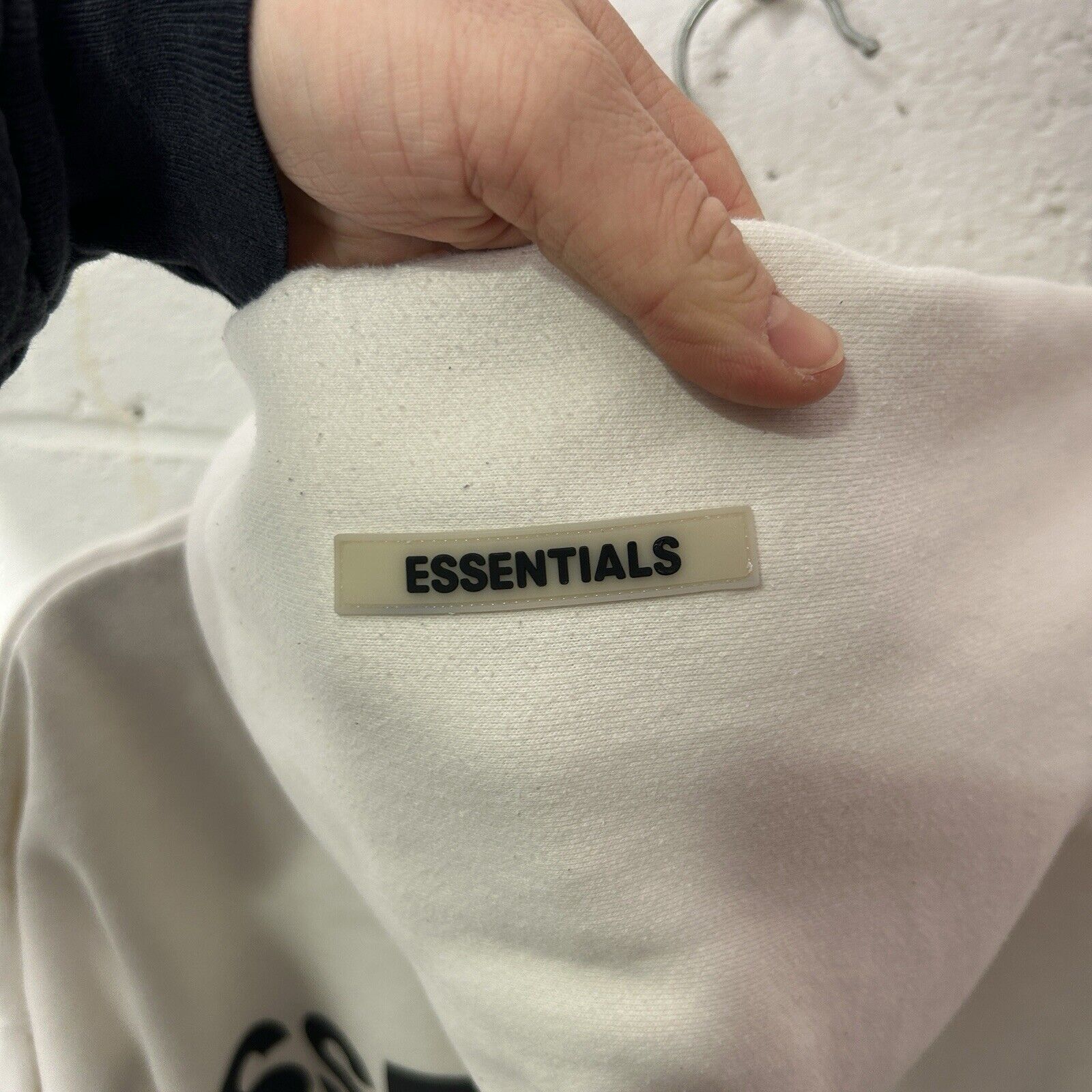 Fear of God Fear of God Essentials 3M Logo Pullover Hoodie “White” FW19 Size US S / EU 44-46 / 1 - 10 Thumbnail