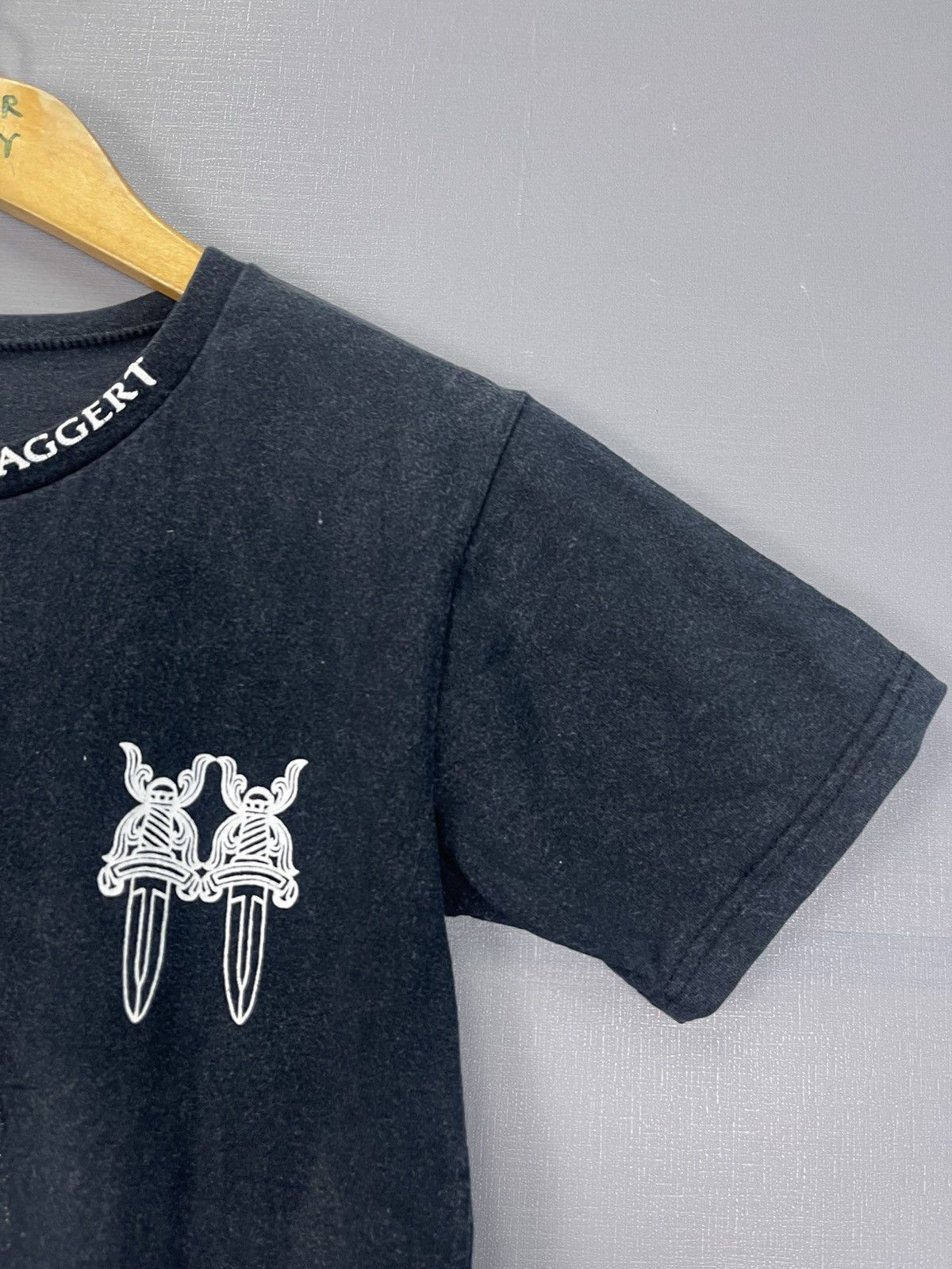 Vintage Vintage Double Dagger T-Shirt Size US S / EU 44-46 / 1 - 6 Thumbnail