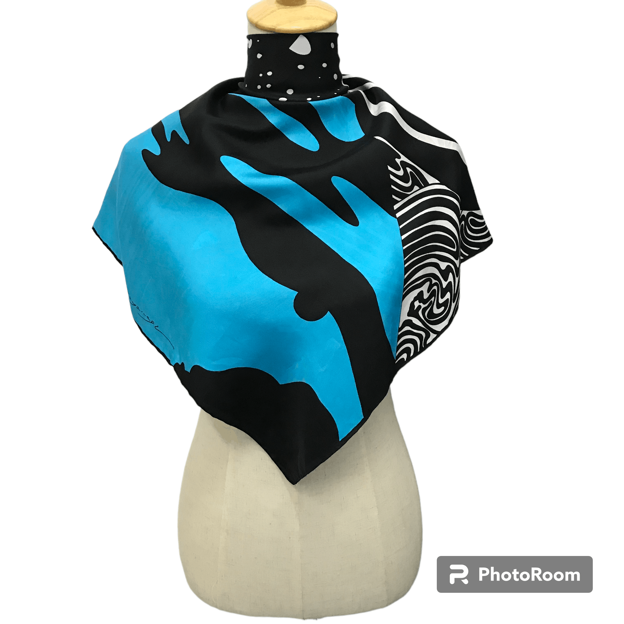 Japanese Brand Kayanagi Abstract Design Silk Scarf M195 Size ONE SIZE - 1 Thumbnail