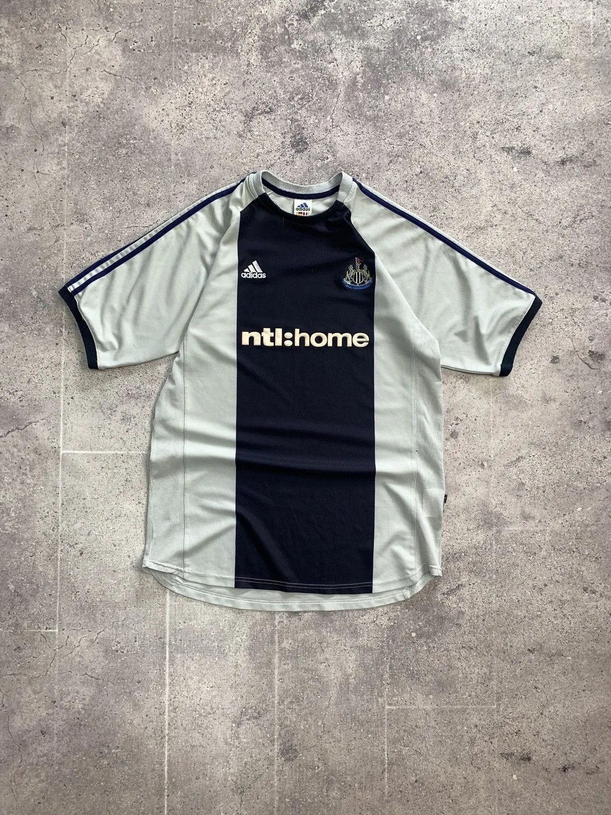 Vintage Vintage NEWCASTLE UNITED 2002/2003 SOCCER FOOTBALL JERSEY Size US XL / EU 56 / 4 - 1 Thumbnail