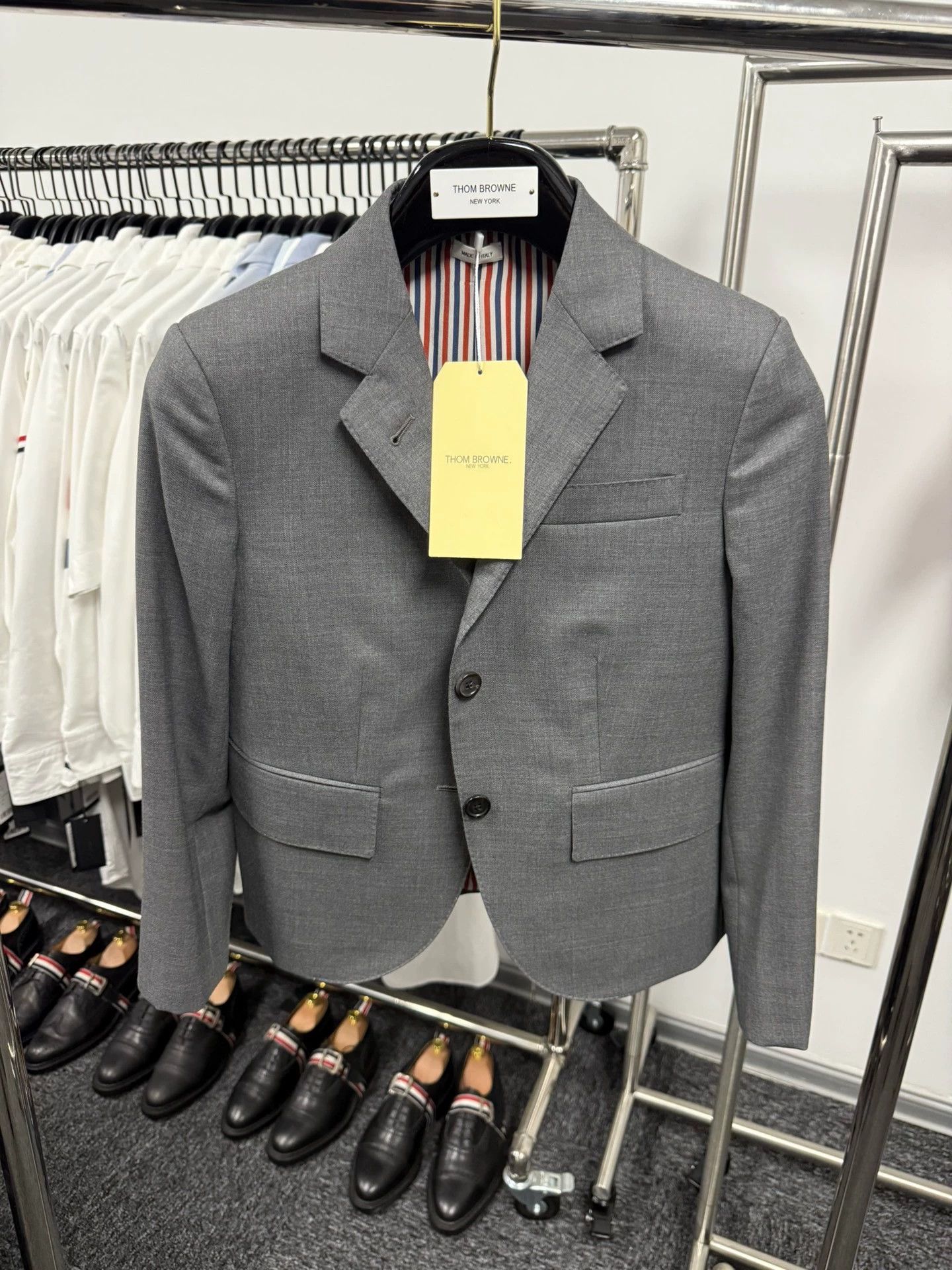 Thom Browne Thom Browne Women's Classic Mid-gray Short Blazer Size40 Size S / US 4 / IT 40 - 1 Thumbnail