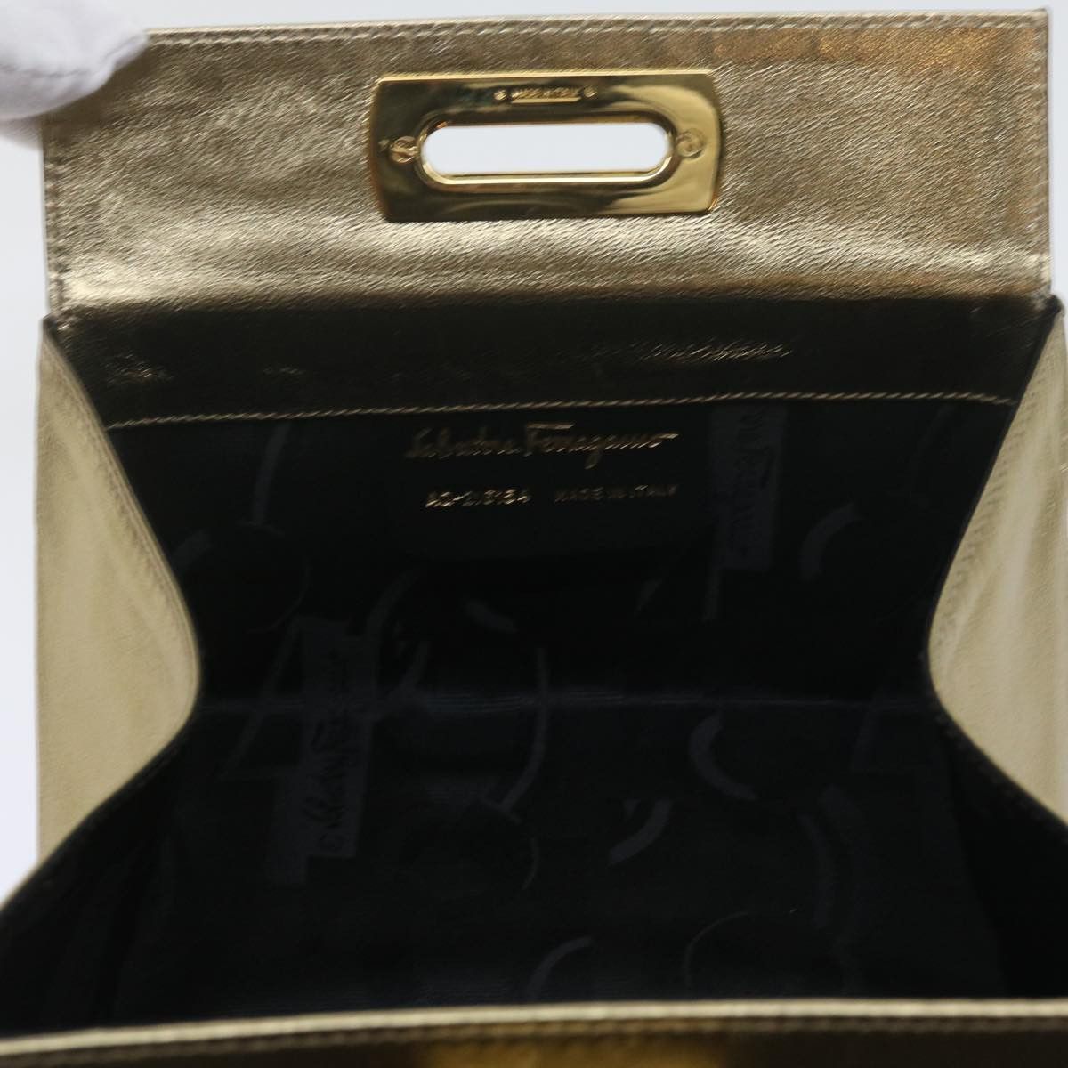 Salvatore Ferragamo Salvatore Ferragamo Gancini Hand Bag Leather Gold Tone Size ONE SIZE - 16 Thumbnail