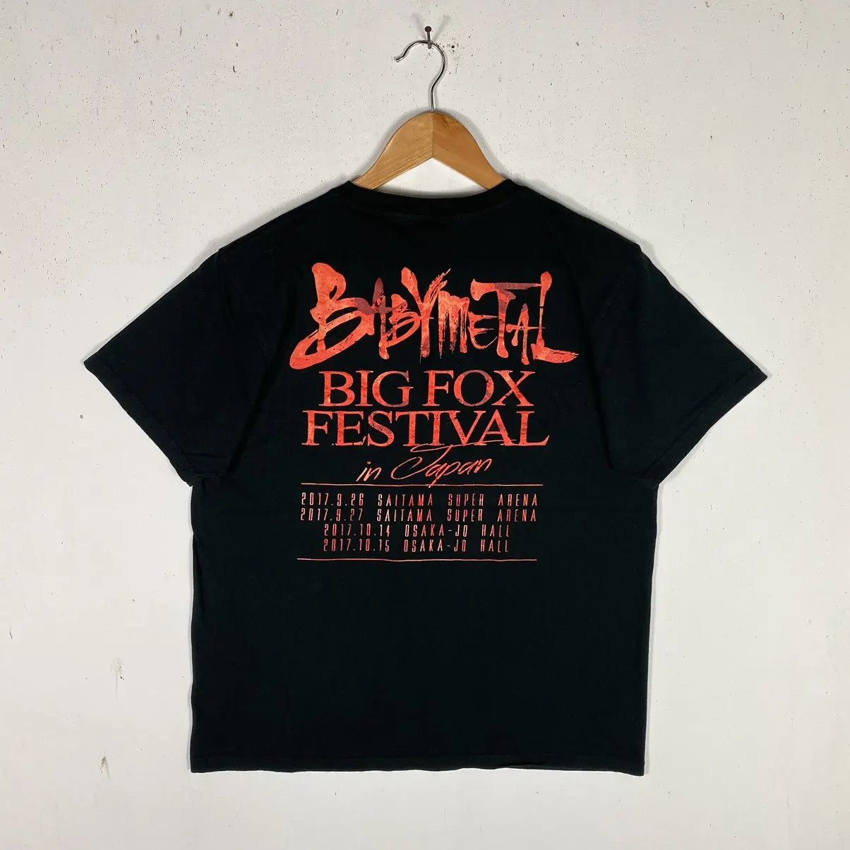 Band Tees BABYMETAL BIG FOX FESTIVAL IN JAPAN TOUR 2017 TEE Size US L / EU 52-54 / 3 - 6 Thumbnail