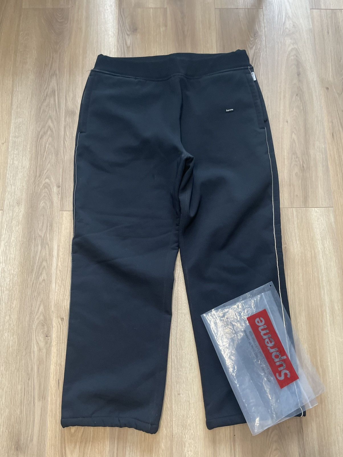 Supreme Supreme Windstopper Sweatpant FW24 goretec polartec pants Size US 38 / EU 54 - 1 Thumbnail