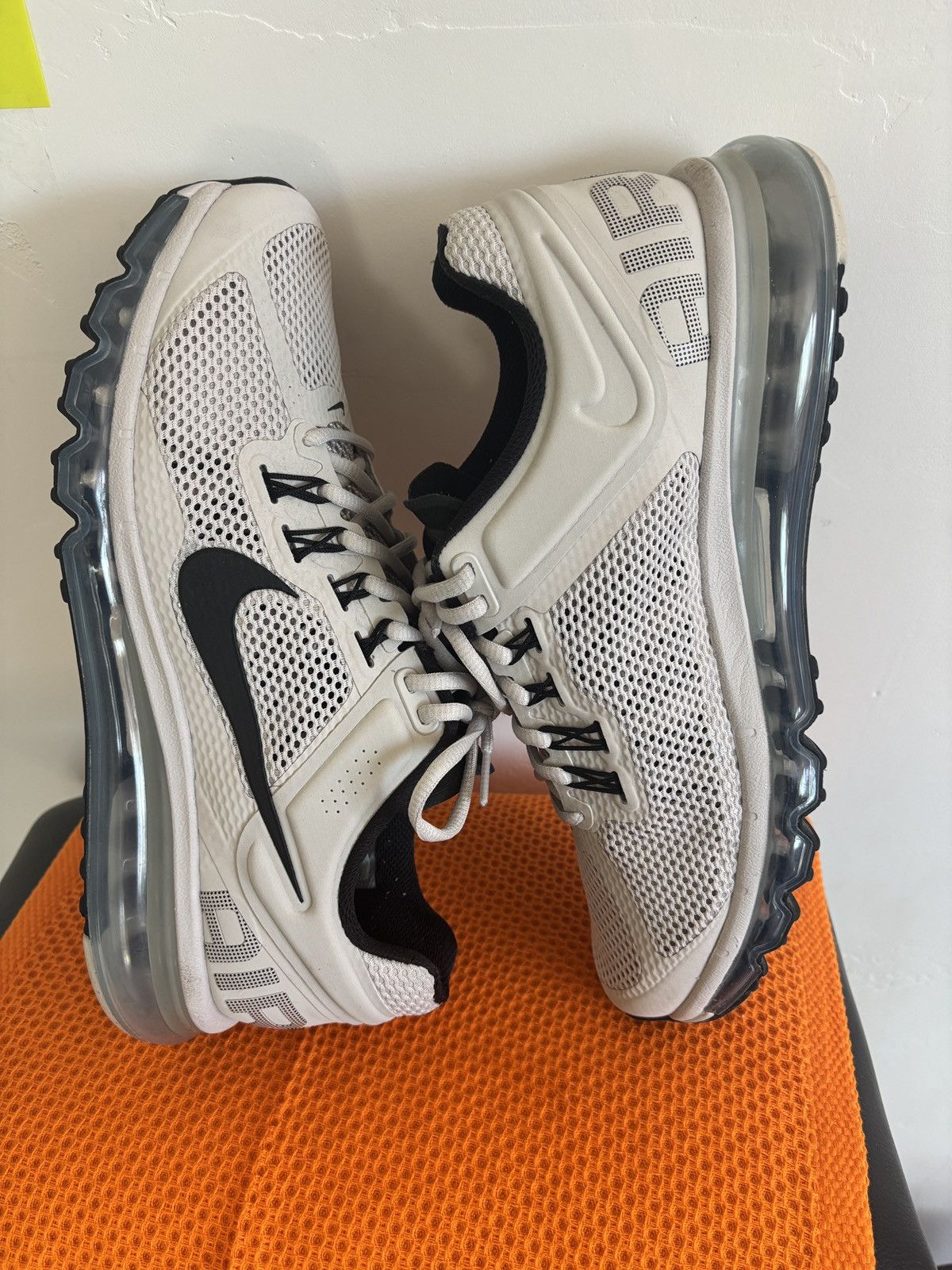Nike Nike Air Max 2013 Light Bone 2023 Size US 9.5 / EU 42-43 - 3 Thumbnail