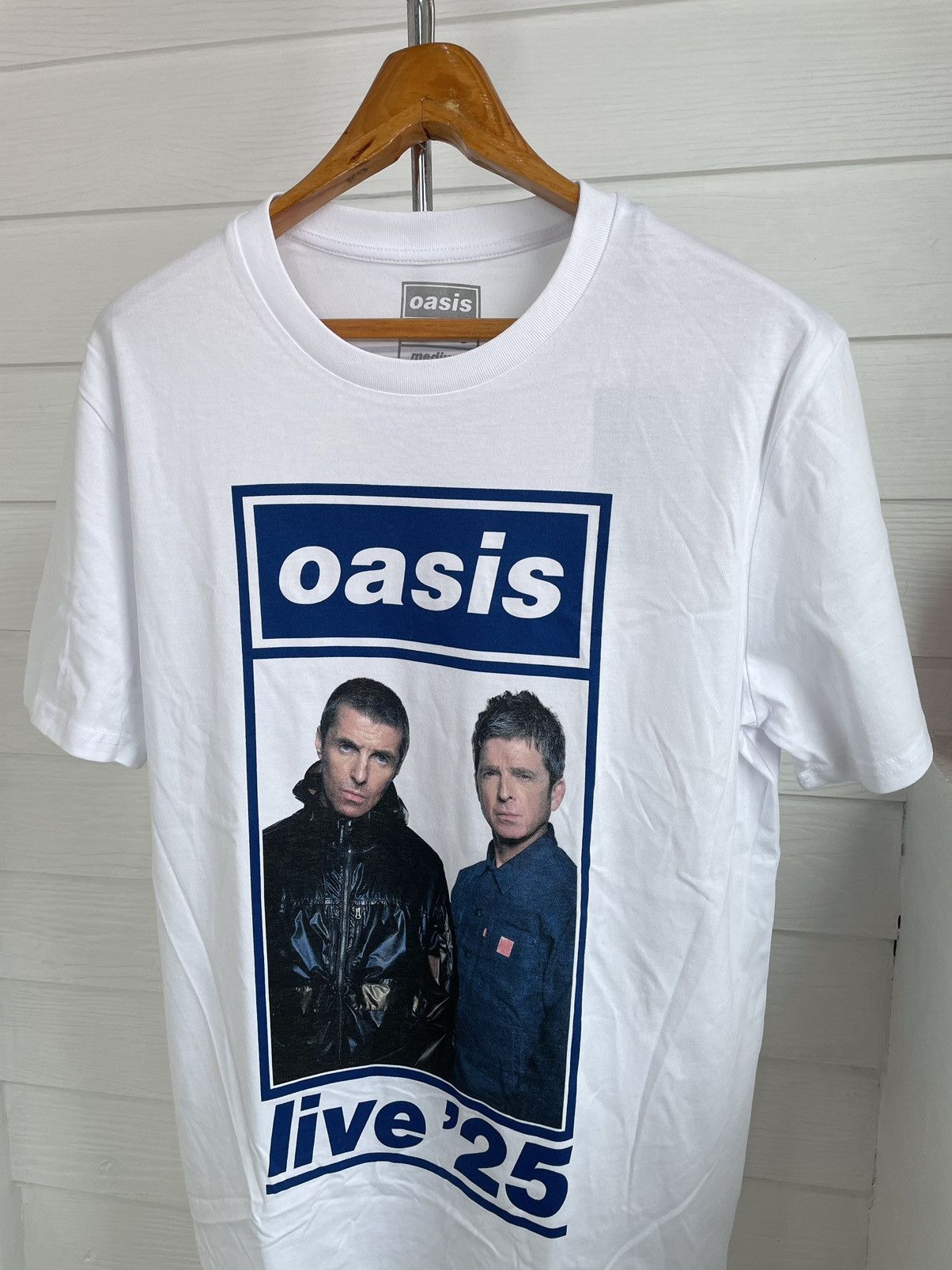 Band Tees OASIS COLOUR PHOTO LIVE 25 WORLD TOUR T-SHIRT WHITE (2025) Size US M / EU 48-50 / 2 - 3 Thumbnail