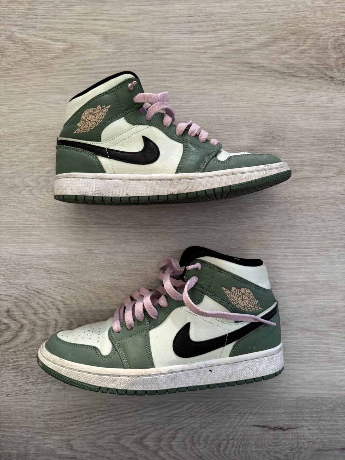 Jordan Brand Women’s Air Jordan Mid SE ‘Dutch Green’ Size US 7.5 / IT 37.5 - 2 Thumbnail