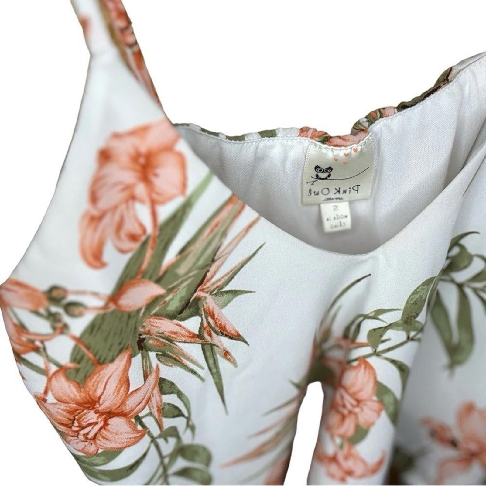 Designer Pink Owl. White/Pink/Green Floral Crop Top. Size Small. Size S / US 4 / IT 40 - 8 Thumbnail