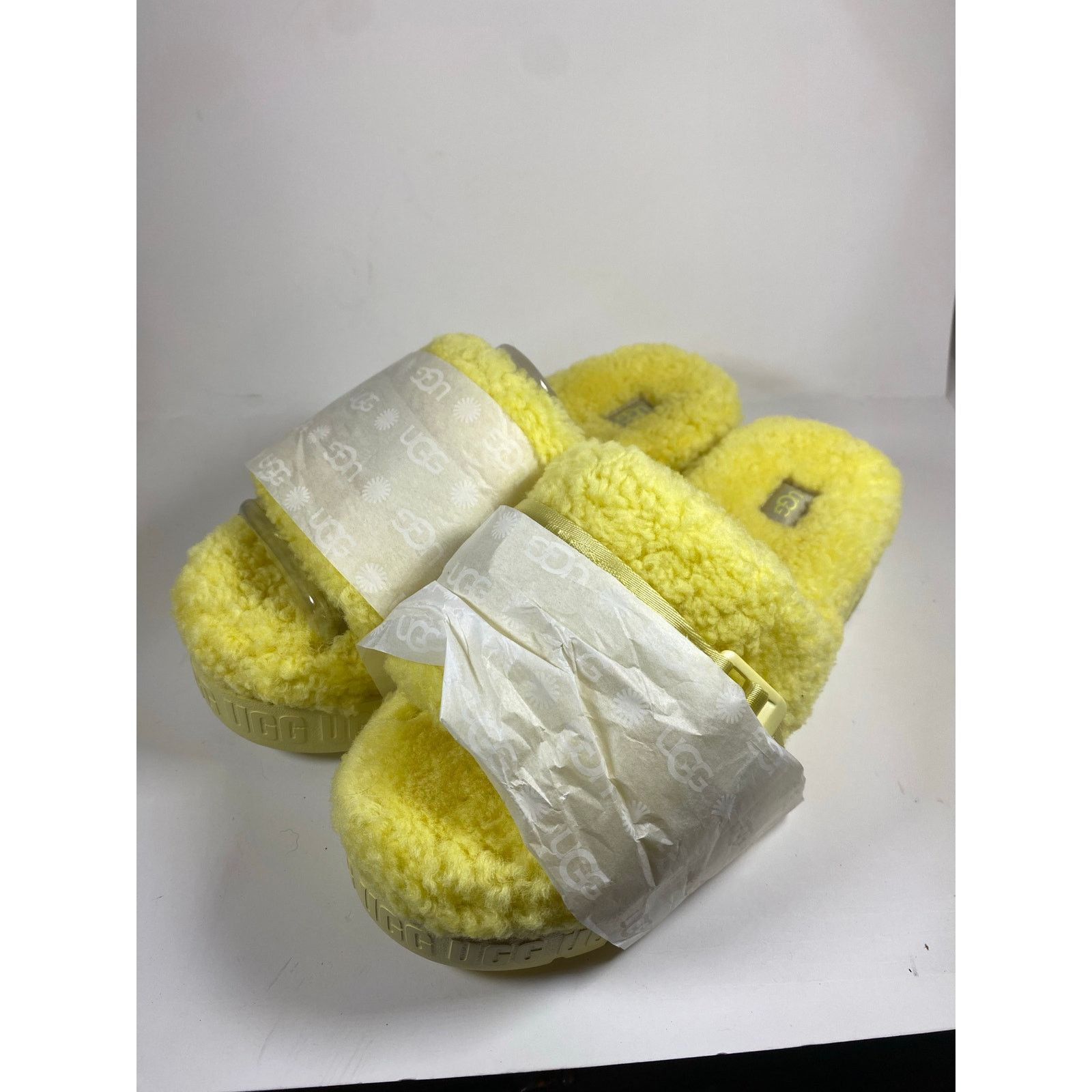Ugg UGG Fluffita Yellow Slippers NWT W10 Size US 10 / IT 40 - 2 Thumbnail