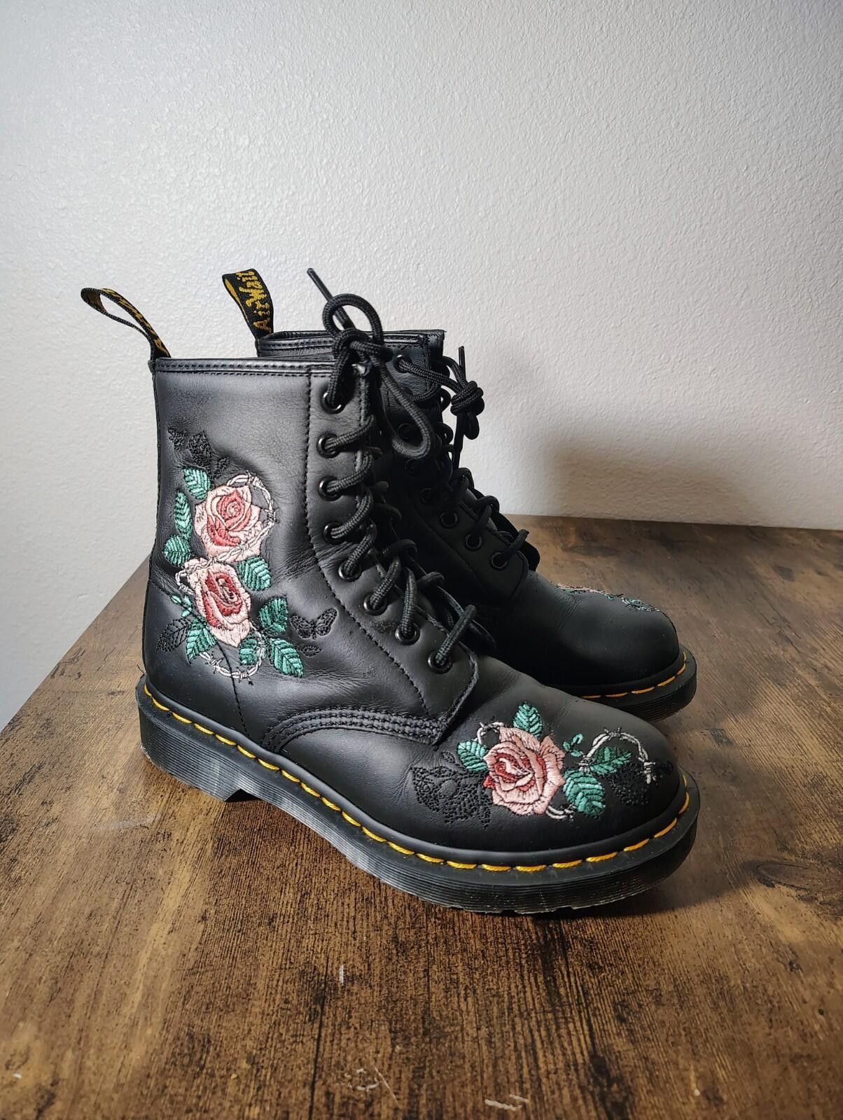 Dr. Martens Womens Dr. Marten's 1460 Vonda Chain II Black Combat Ankle 7 Size US 7 / IT 37 - 1 Thumbnail