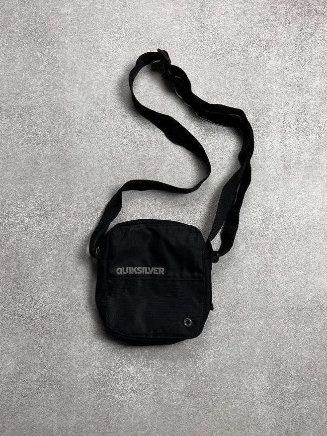 Quiksilver VINTAGE QUICKSILVER CROSS BODY NYLON BAG RARE Size ONE SIZE - 1 Thumbnail