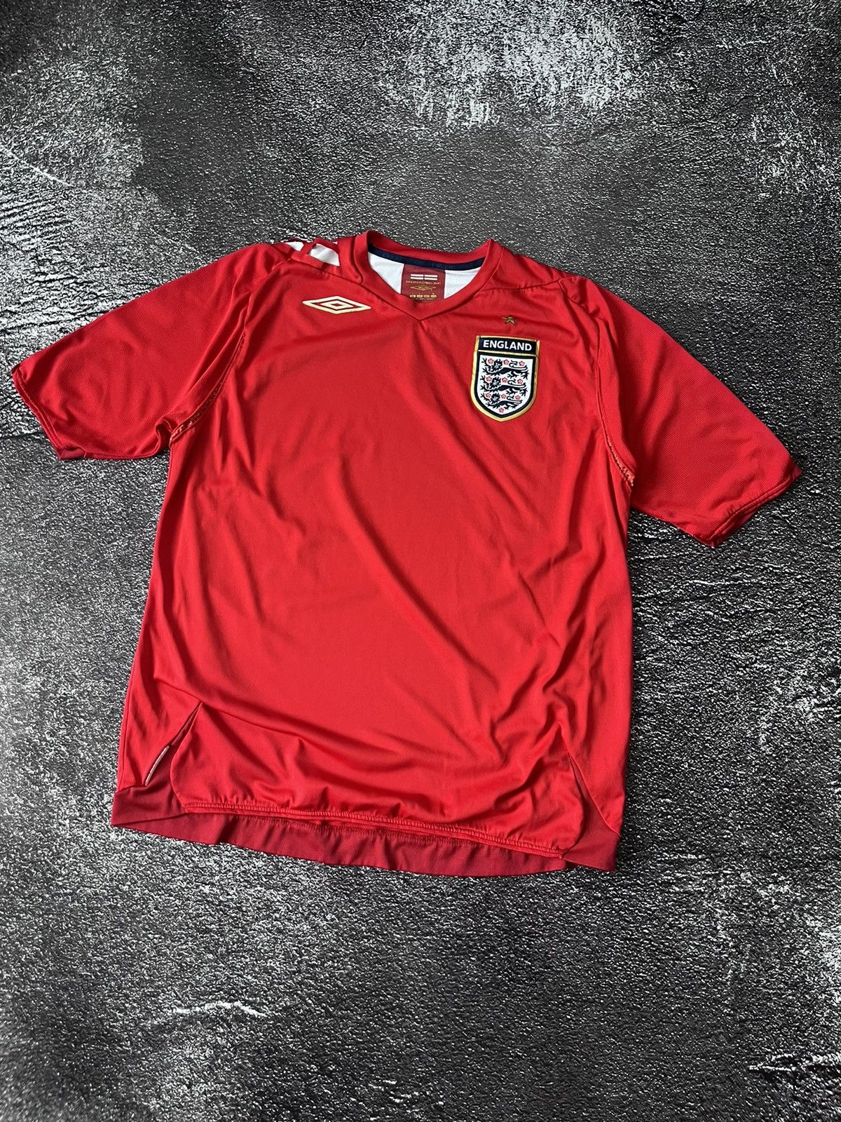 Umbro 00s Vintage Umbro England 2006 Away Kit Soccer Jersey Size US L / EU 52-54 / 3 - 3 Thumbnail