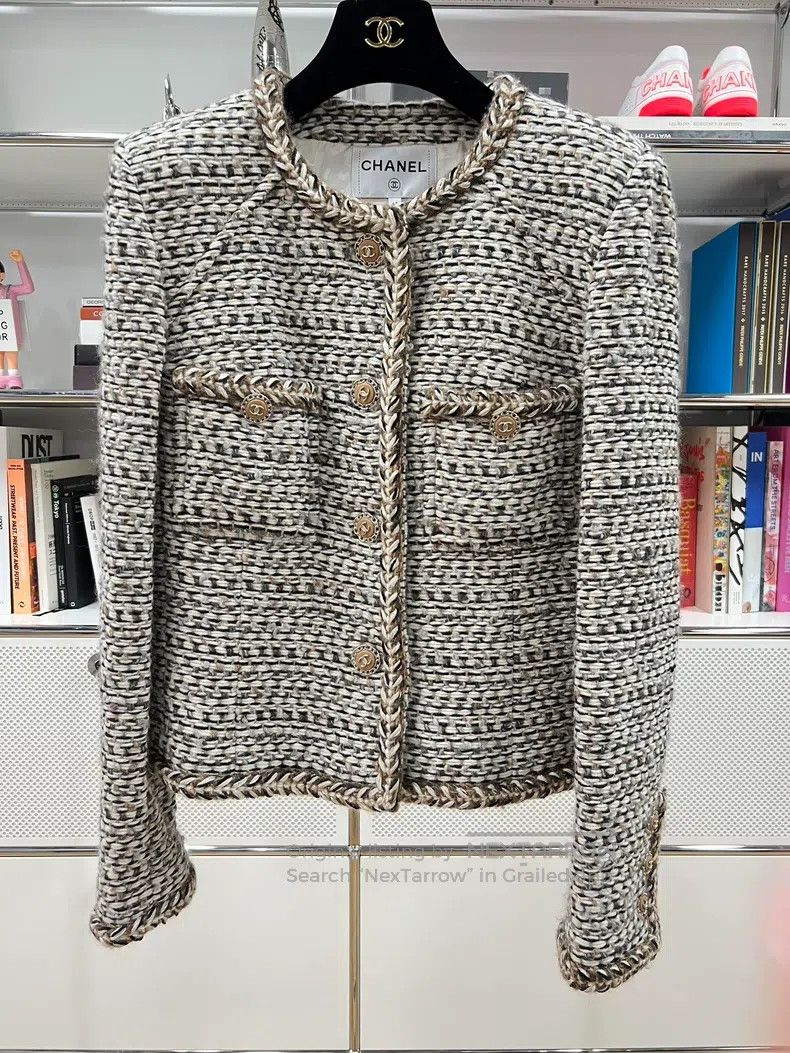 Chanel Chanel 18K Forest Series White and Brown Woven Two-pocket Size M / US 6-8 / IT 42-44 - 1 Thumbnail