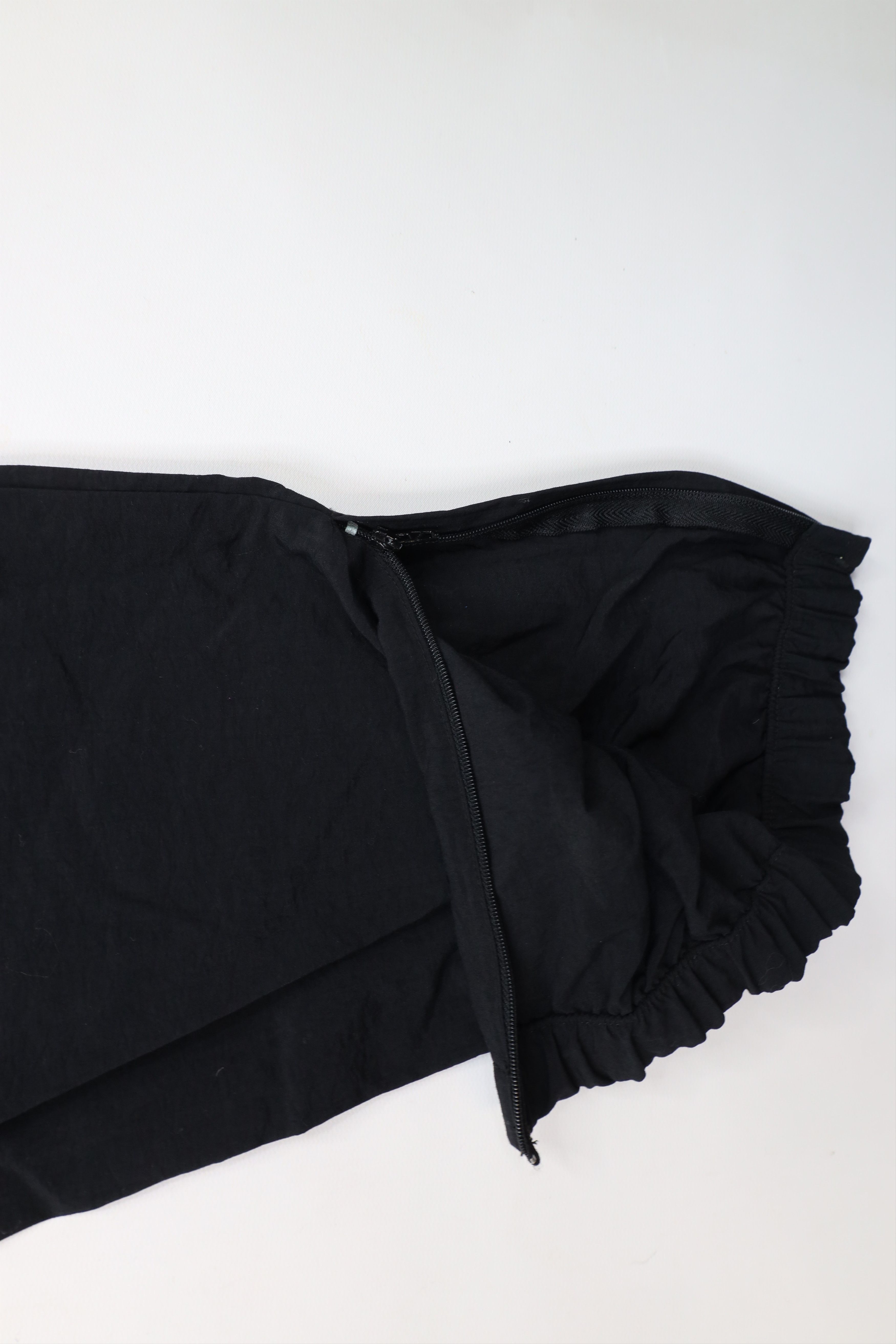 Champion × Vintage Vintage 90s Champion Cuffed Nylon Joggers Jogger Pants Black Size US 36 / EU 52 - 9 Thumbnail