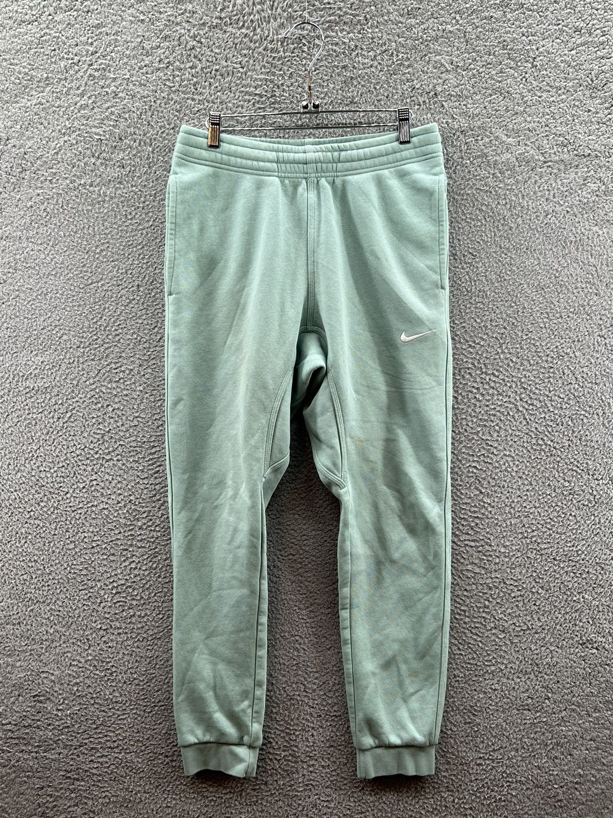 Nike Nike Men's Sportswear Ice Jade Club Fleece Joggers 716830 Size US 34 / EU 50 - 1 Thumbnail