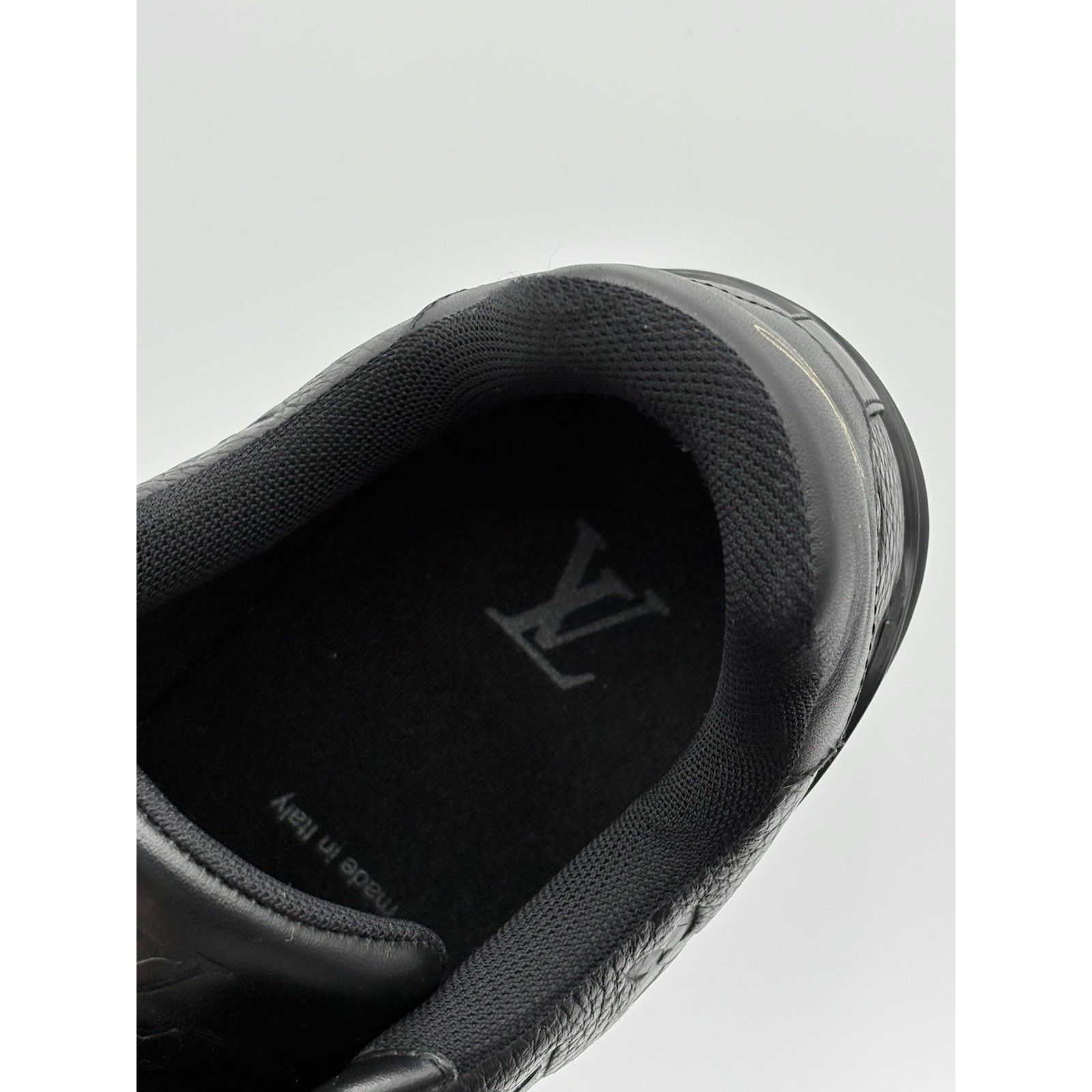 Louis Vuitton (US 7-7.5) Louis Vuitton Trainer ' Black ' | GOOD CONDITION! Size US 7.5 / EU 40-41 - 12 Thumbnail