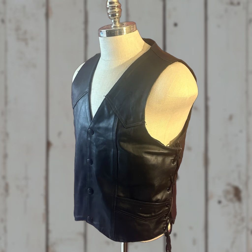 Vintage Z1R Leather Vest Men Size 44 Button Side Rib Ties Black Lined Motorcycle Jacket Vest Mens Size US S / EU 44-46 / 1 - 1 Thumbnail