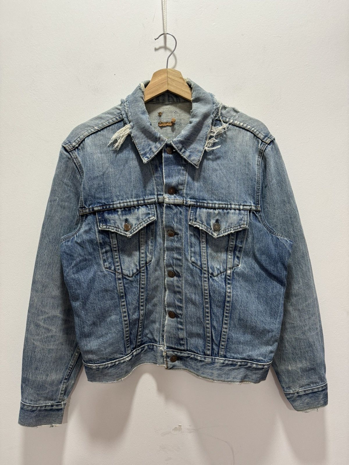 Levi's × Levi's Vintage Clothing × Vintage VINTAGE LEVIS THRASHED TRUCKER DENIM JACKET Size US XS / EU 42 / 0 - 1 Thumbnail