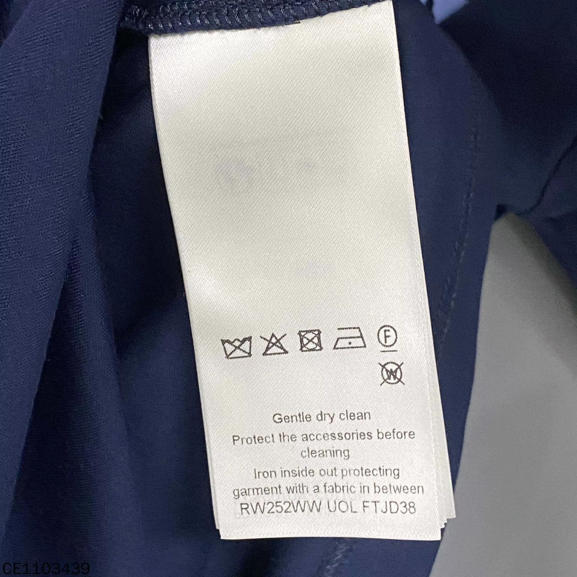 Louis Vuitton LV 25 Navy Blue Badge Dress L NWT Size L / US 10 / IT 46 - 4 Thumbnail