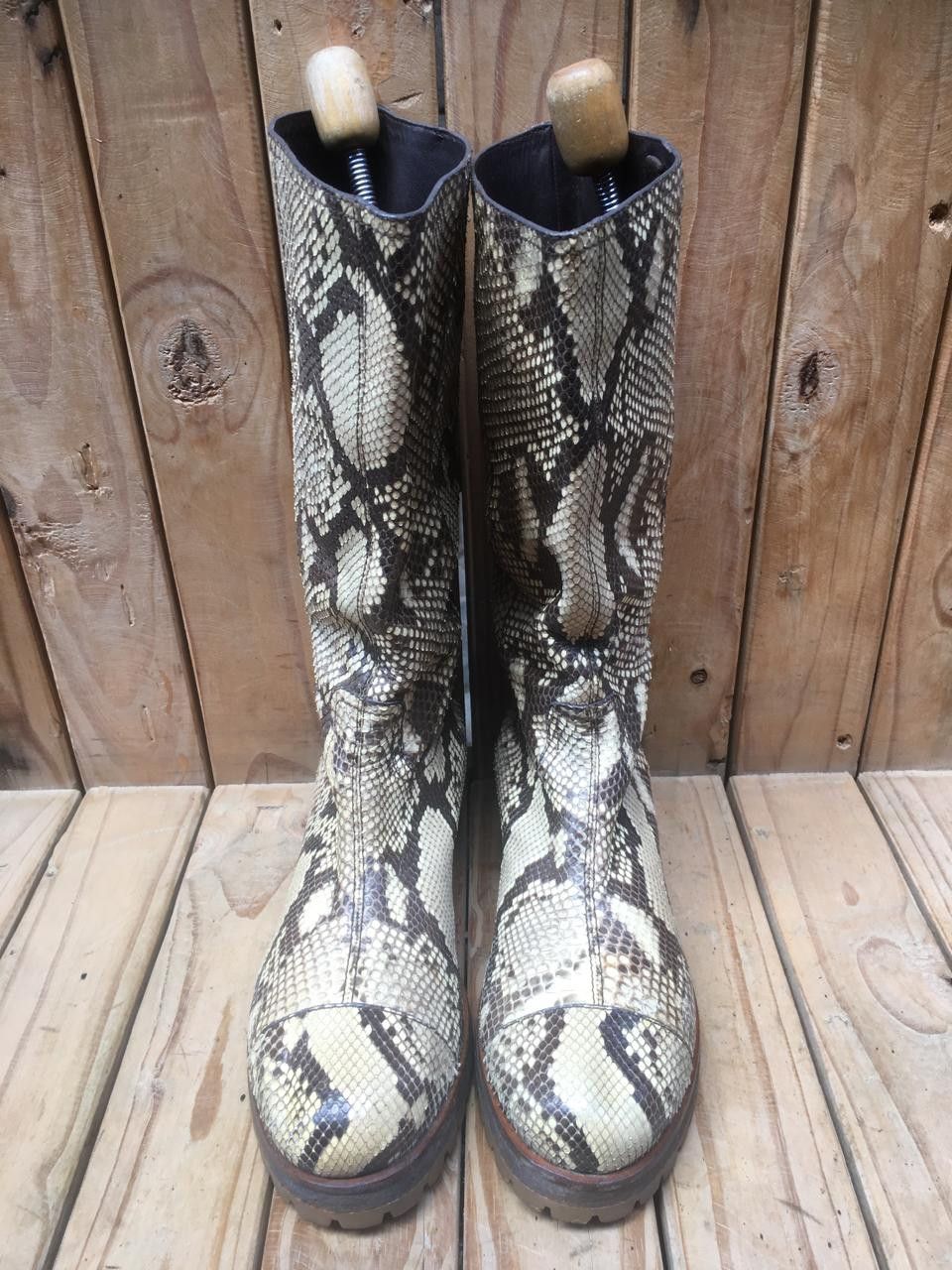 Prada Prada Milano exotic Snake skin Pull on leather boots EUR 38 Size US 8 / IT 38 - 8 Thumbnail