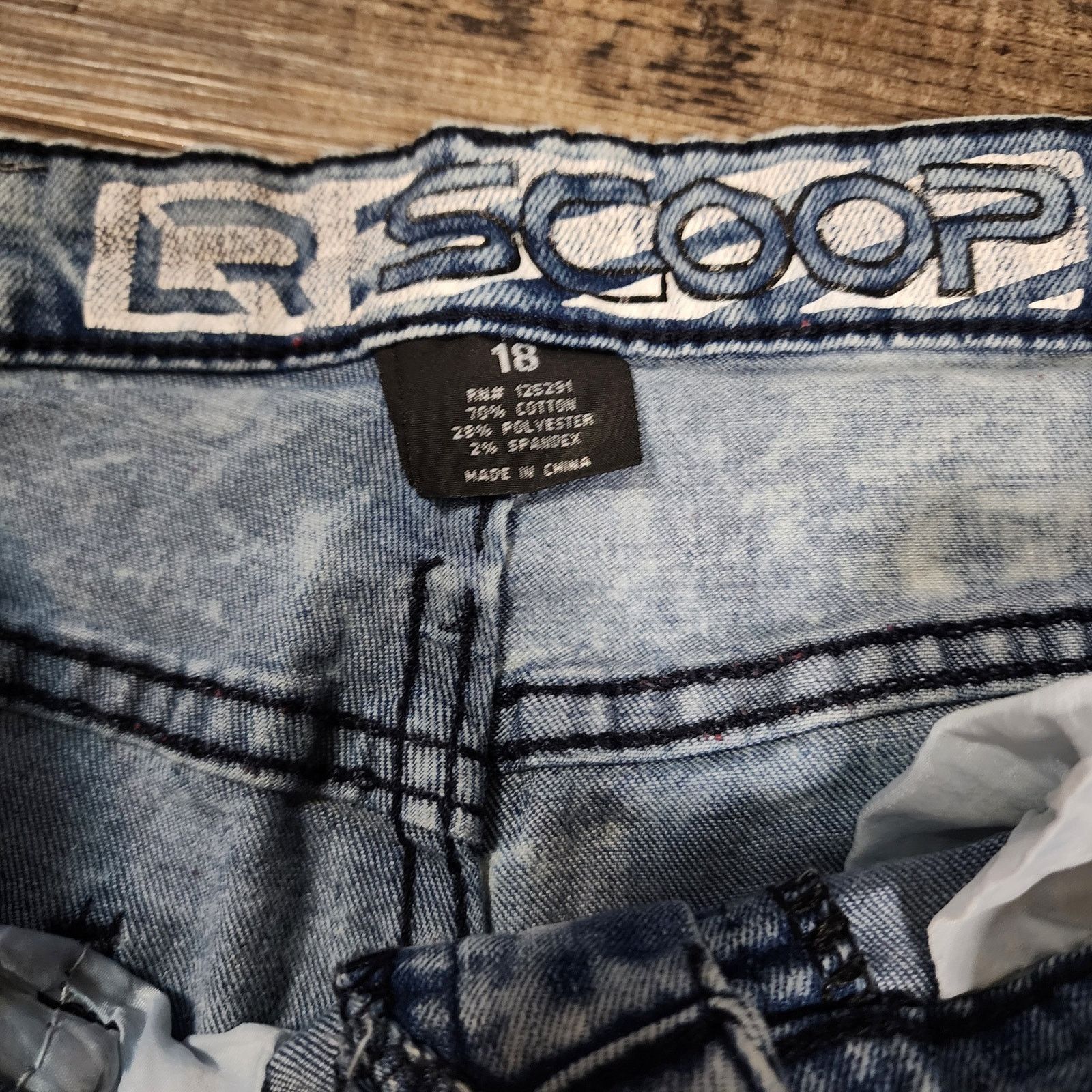 SCOOP SCOOP Paint Splatter Moto Denim Shorts sz 18 2286 Size US 27 - 4 Thumbnail