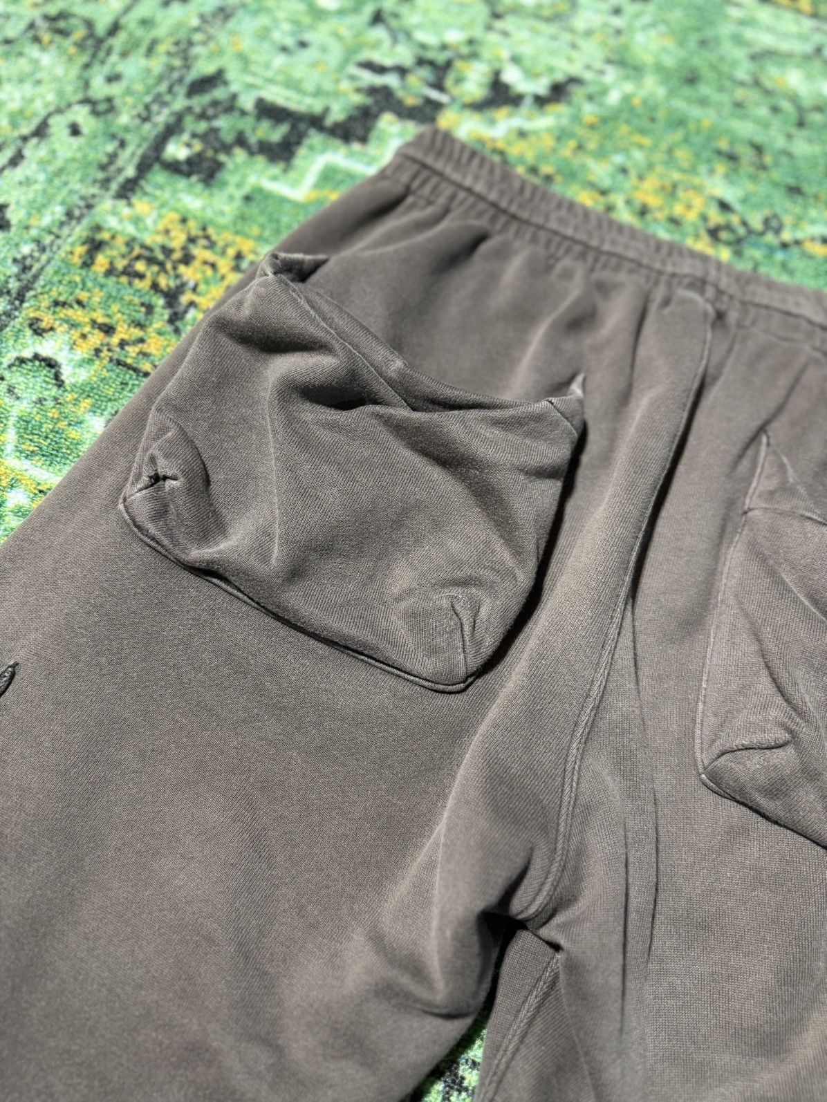 Number (N)ine Number (N)ine SS05 “Nightcrawler” Multi-Pocket Cargo Capris Size US 30 / EU 46 - 15 Thumbnail