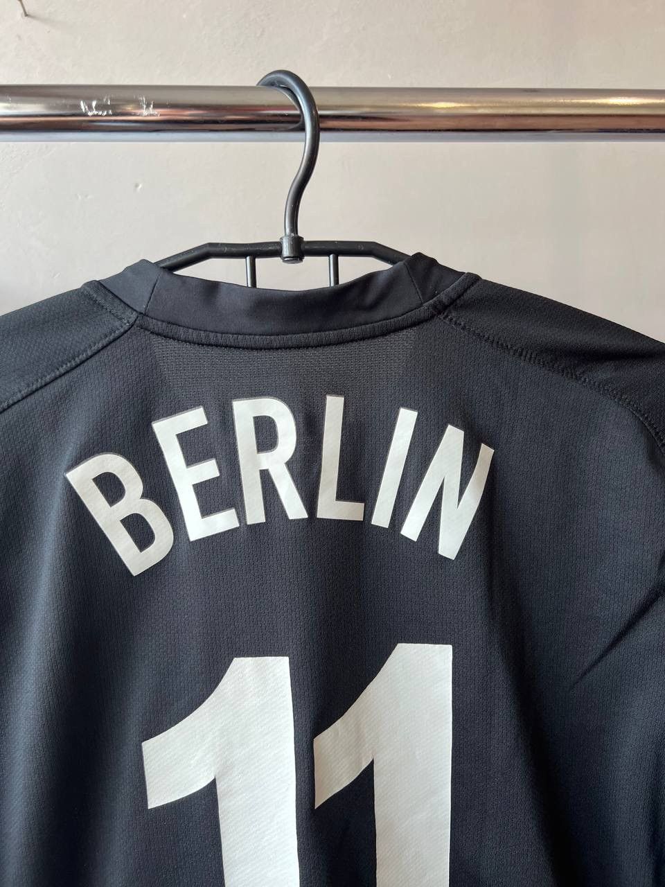 Nike 2008 HERTHA BERLIN #11 VORONIN AWAY SOCCER FOOTBALL JERSEY S Size US S / EU 44-46 / 1 - 14 Thumbnail