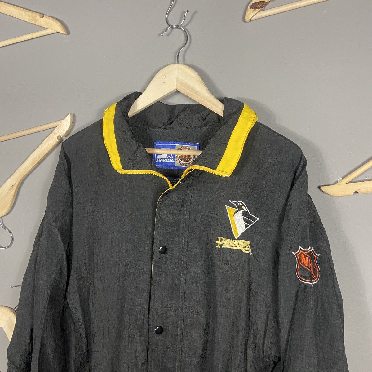 NHL × Starter × Vintage Vintage Starter Boston Penguins NHL hockey jacket Size US XL / EU 56 / 4 - 4 Thumbnail