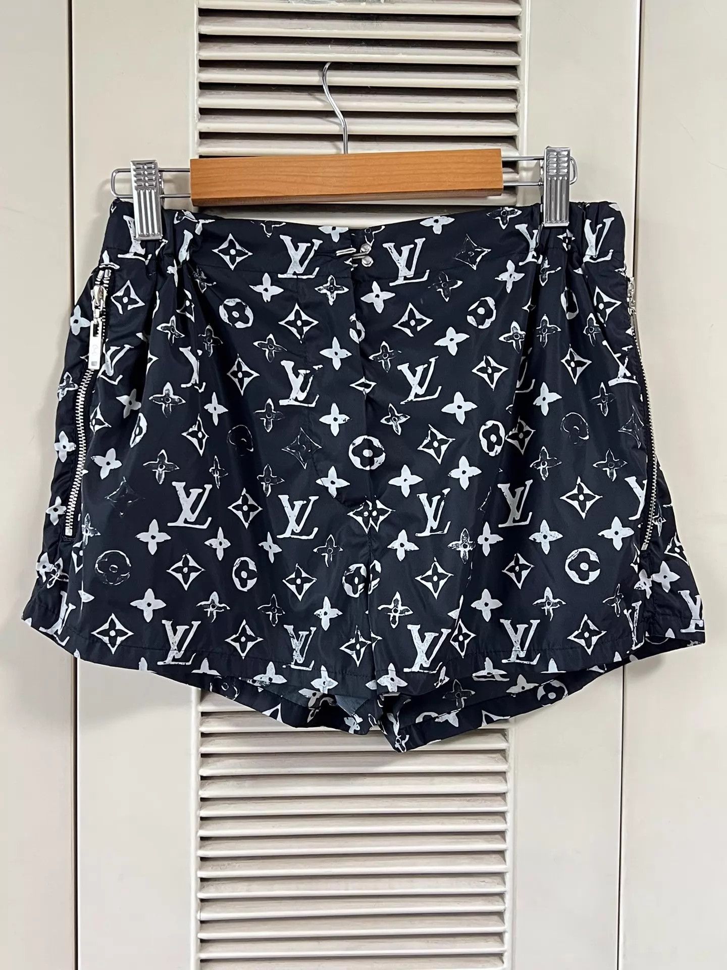 Louis Vuitton LV 34 Black Monogram Side Zip Elastic Waist Shorts Size 25" / US 0 / IT 36 - 1 Thumbnail