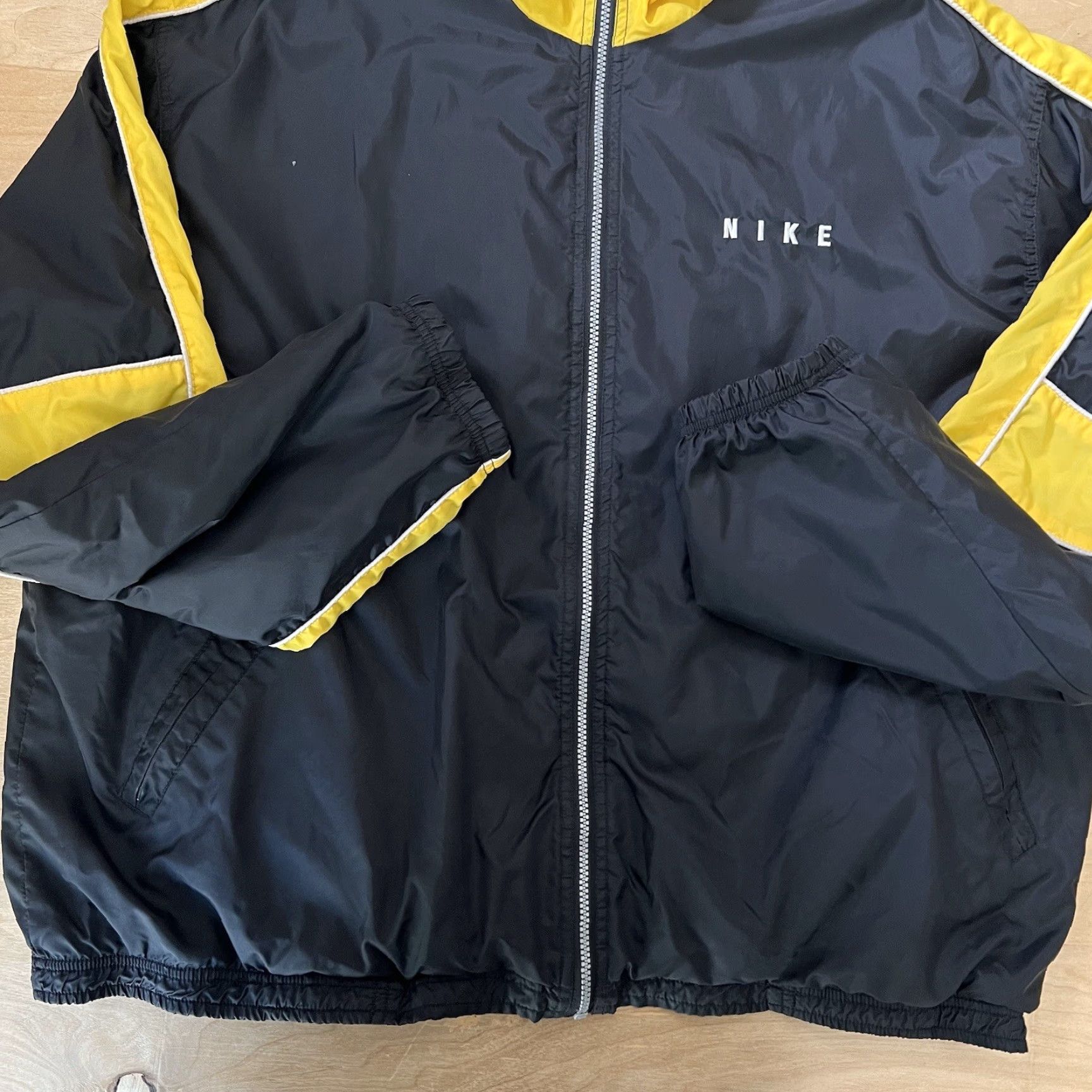 Nike Vintage Nike Jacket 2XL Black Windbreaker Sportswear 90s Logo Zip Regular Mens Jacket Size US XXL / EU 58 / 5 - 5 Thumbnail