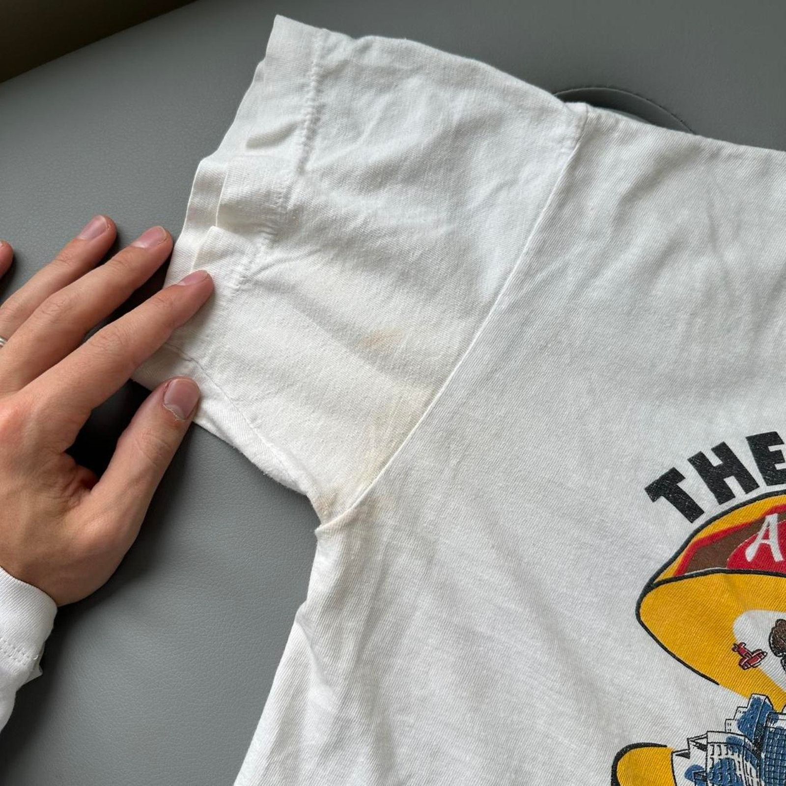 Vintage Vintage 80s Thrashed NYC Miller Lite Graphic White Tee Size US M / EU 48-50 / 2 - 4 Thumbnail
