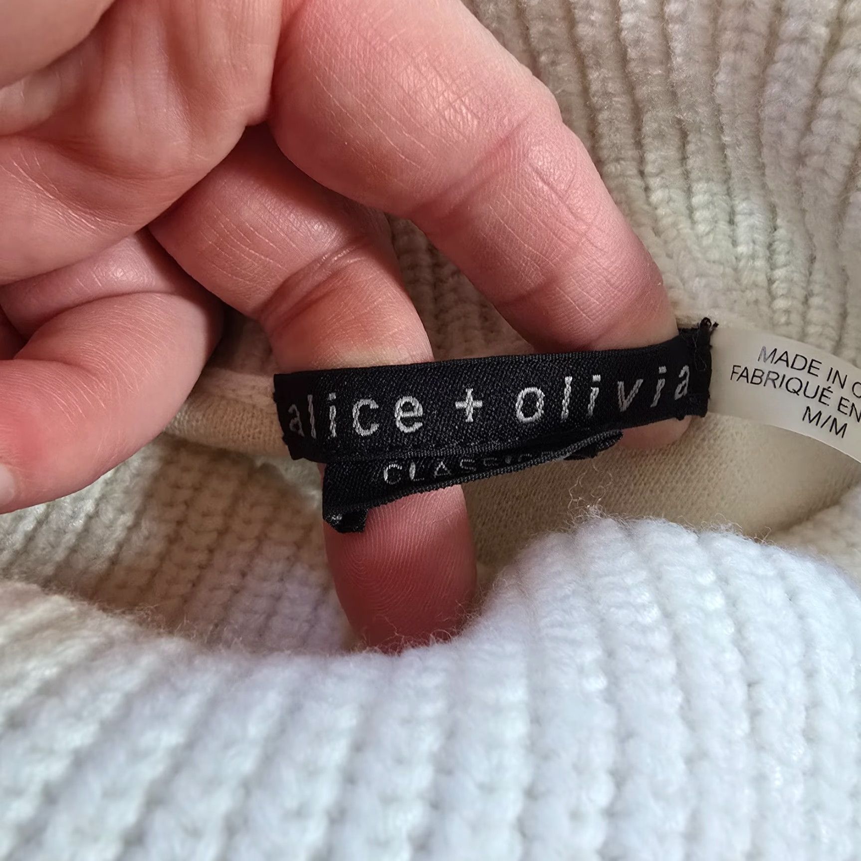 Alice + Olivia Alice + Olivia Sweater Womens Size M White Turtleneck Cropped Capsule Classic Pullover Knitted Knit Long Sleeve Balloon Sleeve Casual Womens Size M / US 6-8 / IT 42-44 - 4 Thumbnail