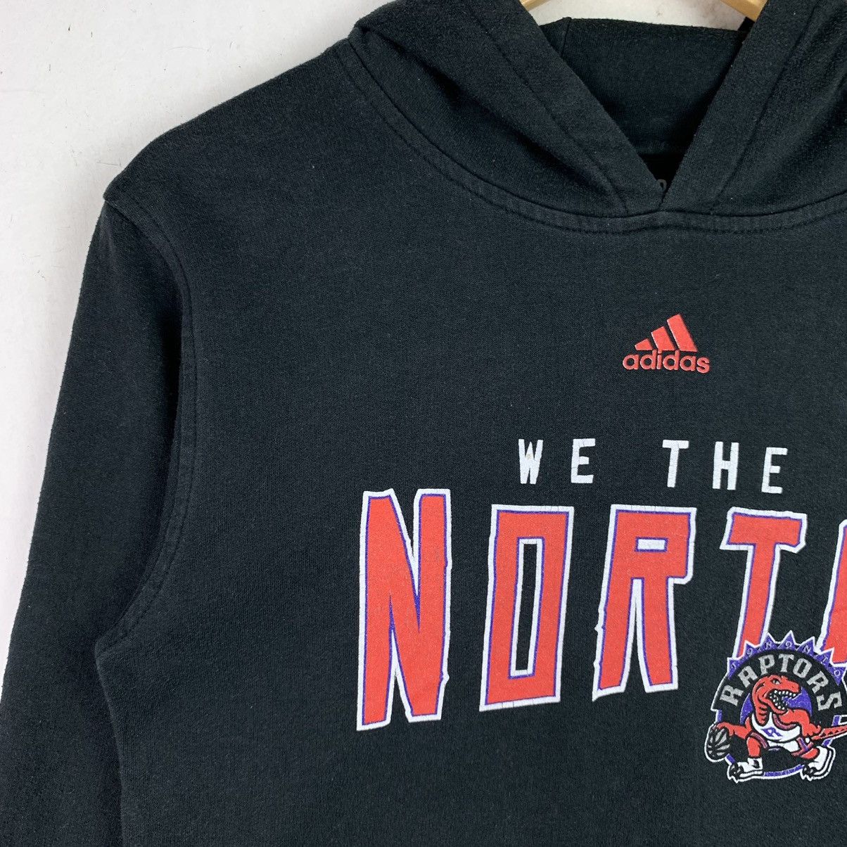 Adidas × Vintage Vintage Adidas Raptors Graphic Hoodie Size US L / EU 52-54 / 3 - 6 Thumbnail