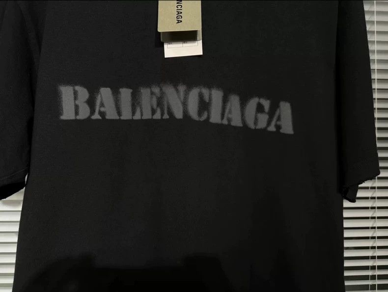 Balenciaga Balenciaga Blur + subtitles + LOGO + short sleeves + T-shi Size US XS / EU 42 / 0 - 2 Thumbnail