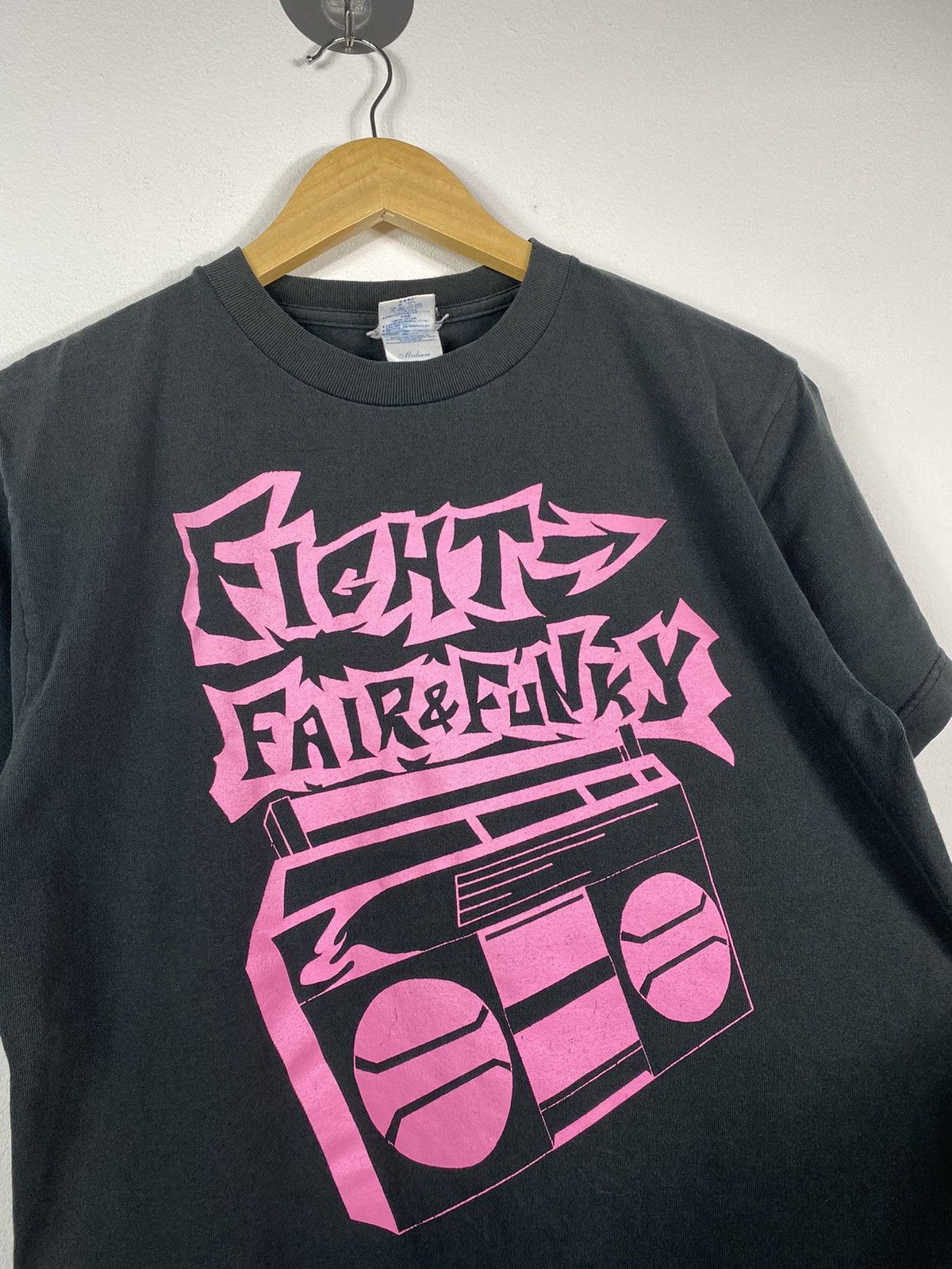 Vintage Vintage Fight Fair & Funky Japanese Brand T-shirt Size US M / EU 48-50 / 2 - 2 Thumbnail