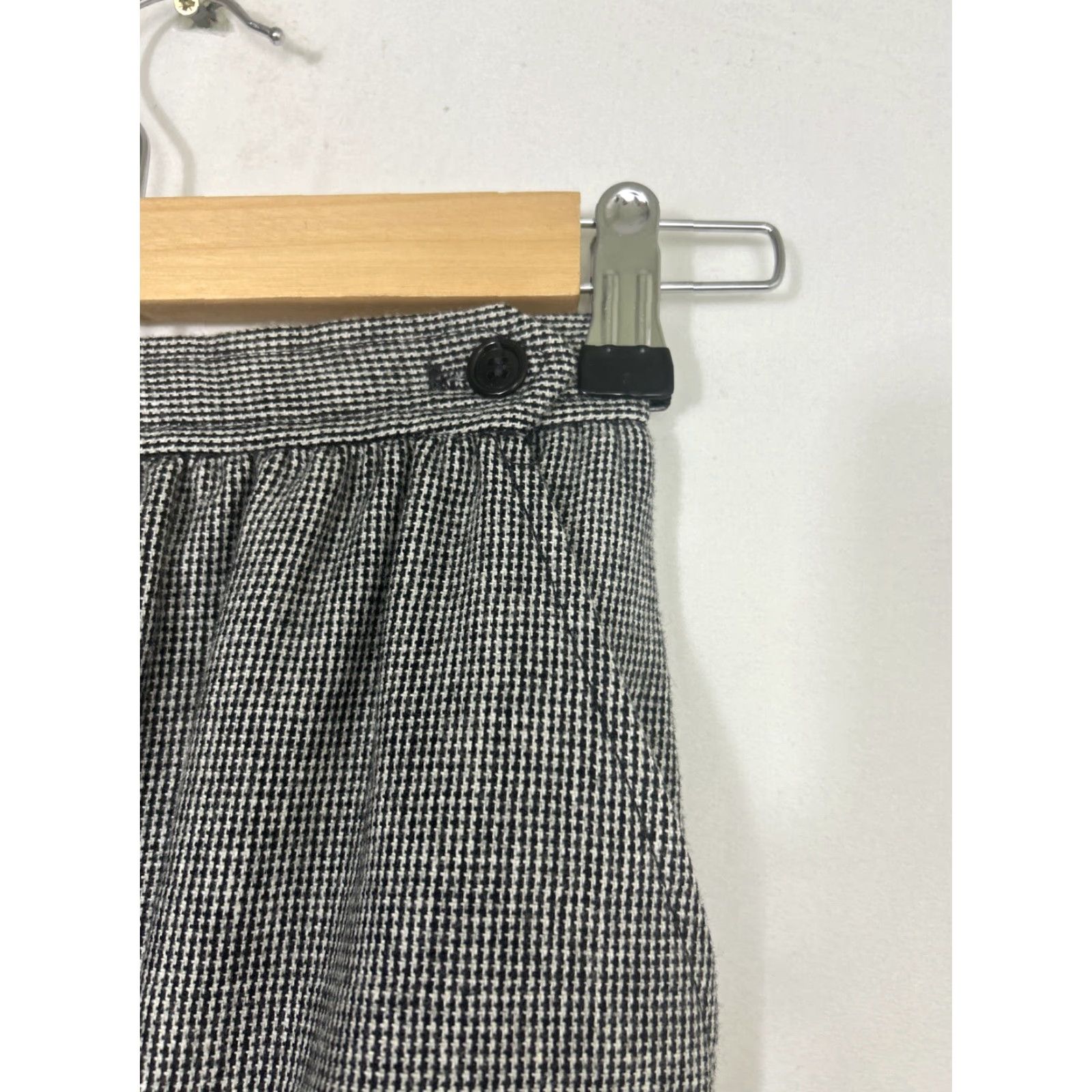Evan Picone VINTAGE Evan Picone Skirt Wool Black White Plaid Knee Length Womens Size 4 Size 27" / US 4 / IT 40 - 4 Thumbnail