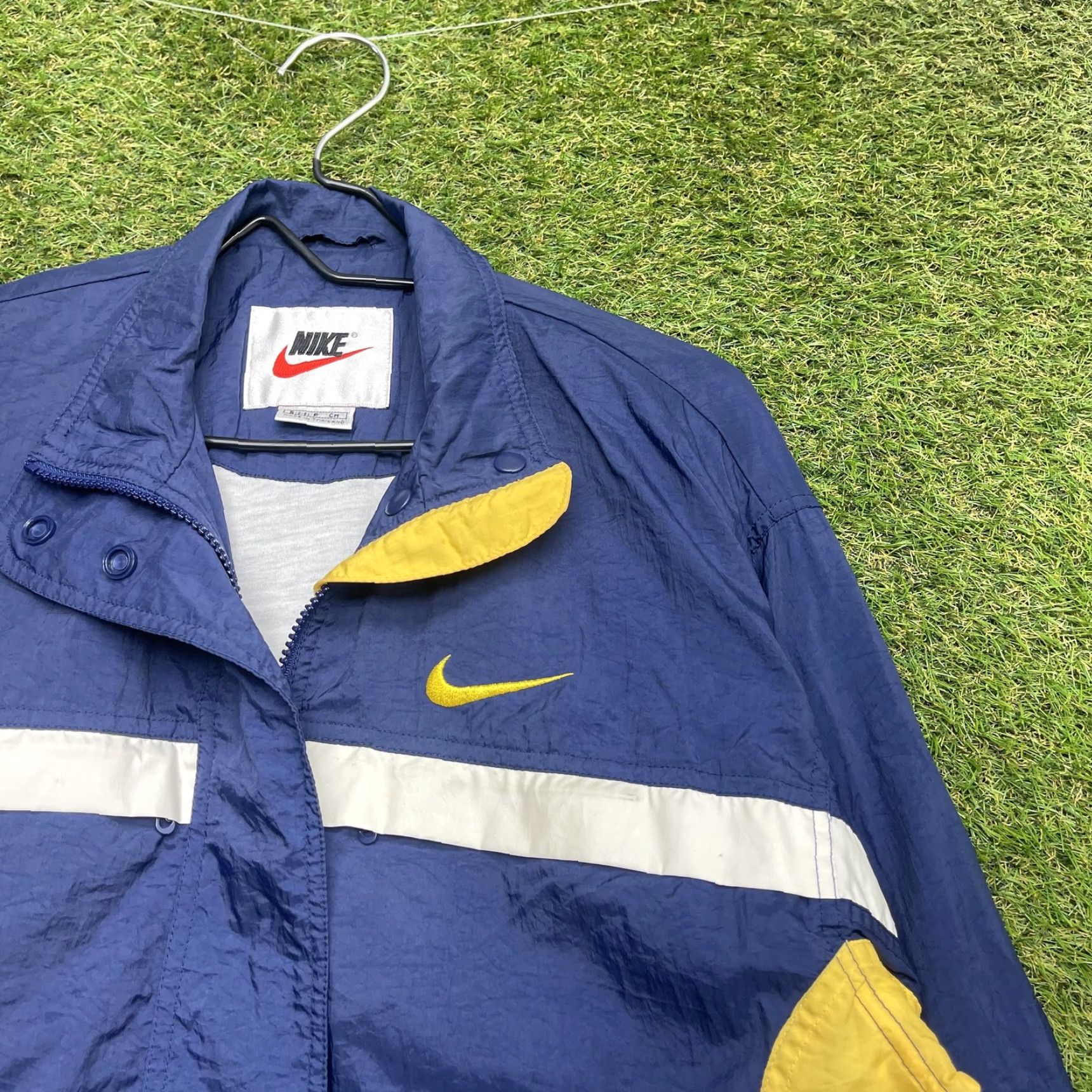 Nike Vintage Nike Jacket Mens Small Blue Yellow Windbreaker Swoosh Spell Out 90s Size US S / EU 44-46 / 1 - 2 Thumbnail
