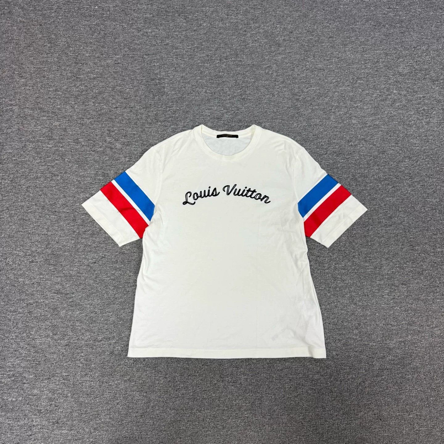 Louis Vuitton louis vuitton logo short sleeve t-shirt Size US M / EU 48-50 / 2 - 1 Thumbnail