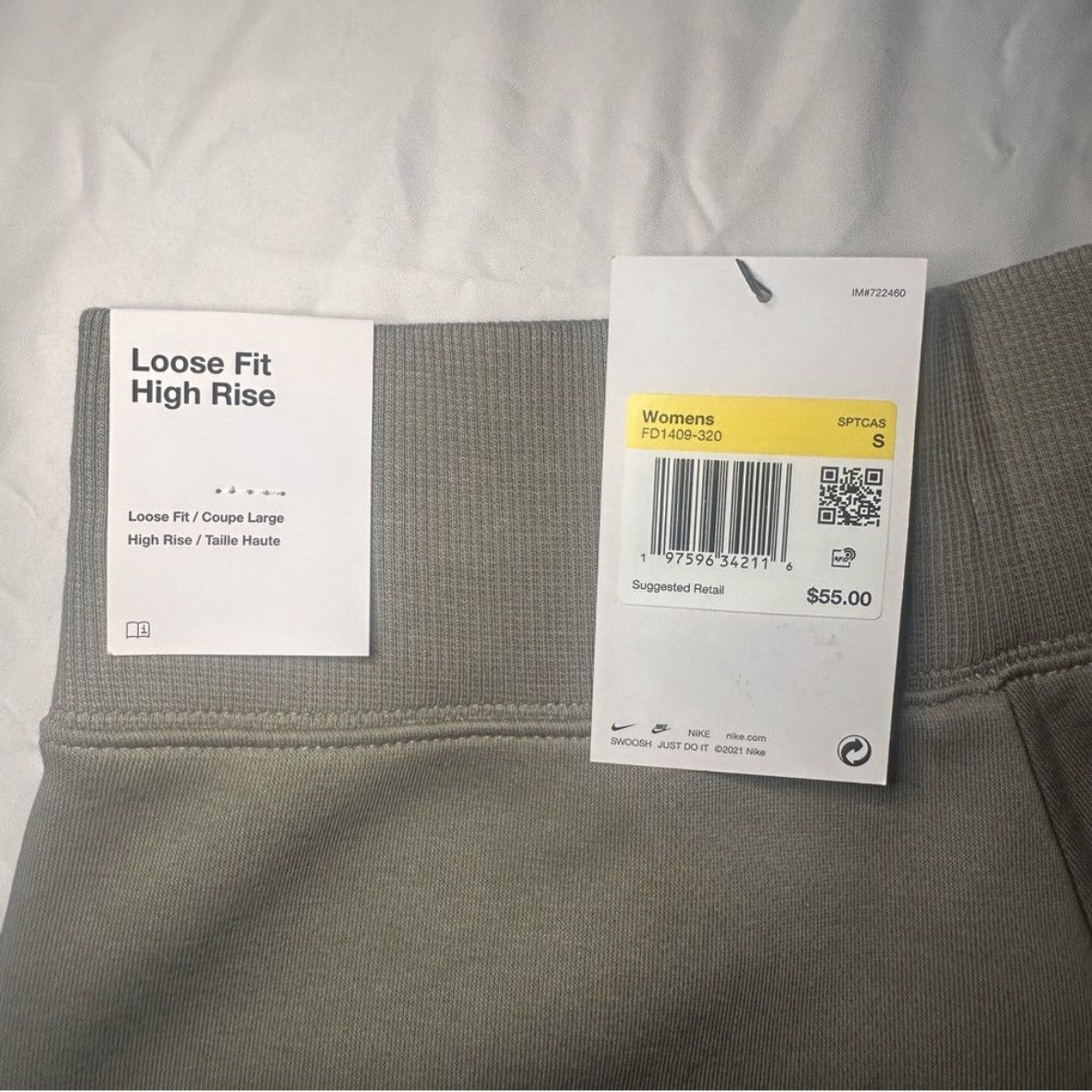 Nike Nike Women’s Green High-Waisted Fleece Shorts Size 28" / US 6 / IT 42 - 4 Thumbnail