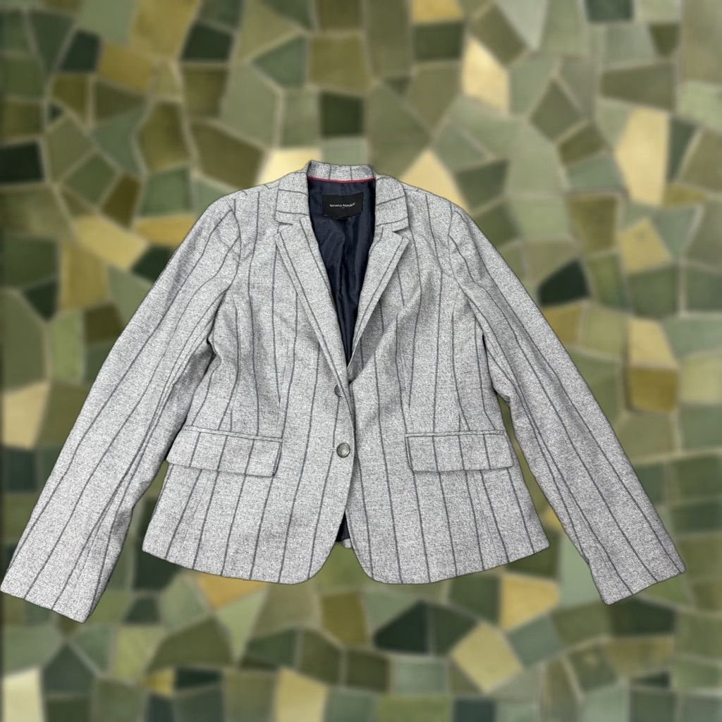 Banana Republic Banana Republic Blazer Jacket Womens 8 Gray Pinstripe Lined Tailored Notch Lapel Business Work Size M / US 6-8 / IT 42-44 - 1 Thumbnail