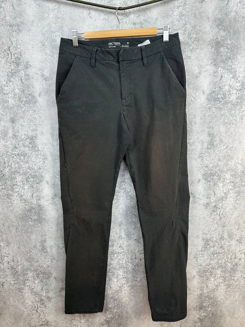 Arc'teryx Arcteryx Atlin Chino Pants Black Faded to Rust Outdoor Size US 30 / EU 46 - 1 Thumbnail