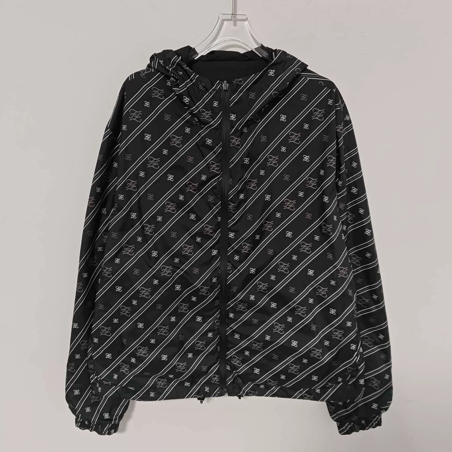 Fendi fendi reversible jacket in black and white Size US L / EU 52-54 / 3 - 1 Thumbnail