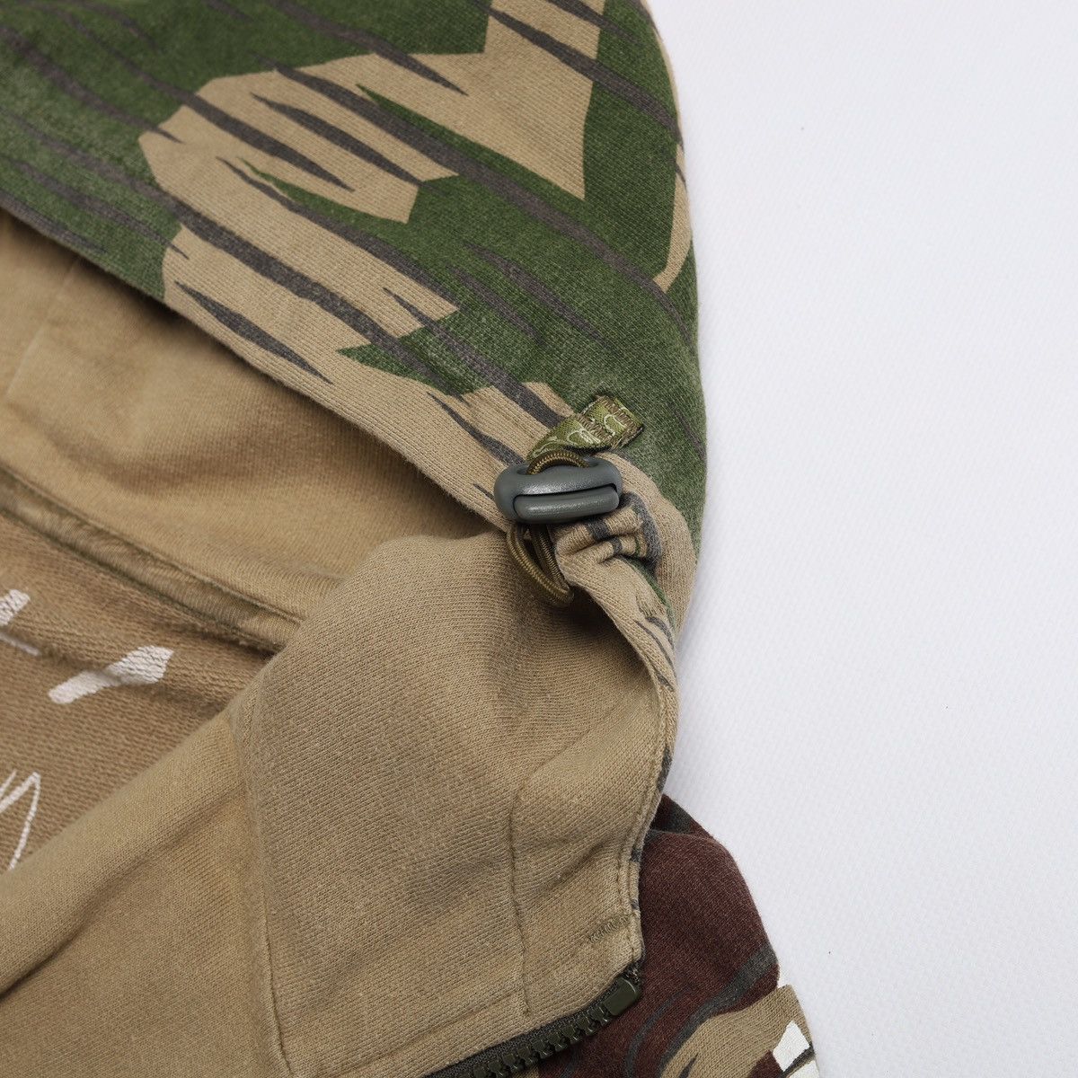 Maharishi Maharishi x Futura 00s Vintage Camo Printed Zip Hoodie Rare Size US L / EU 52-54 / 3 - 8 Thumbnail