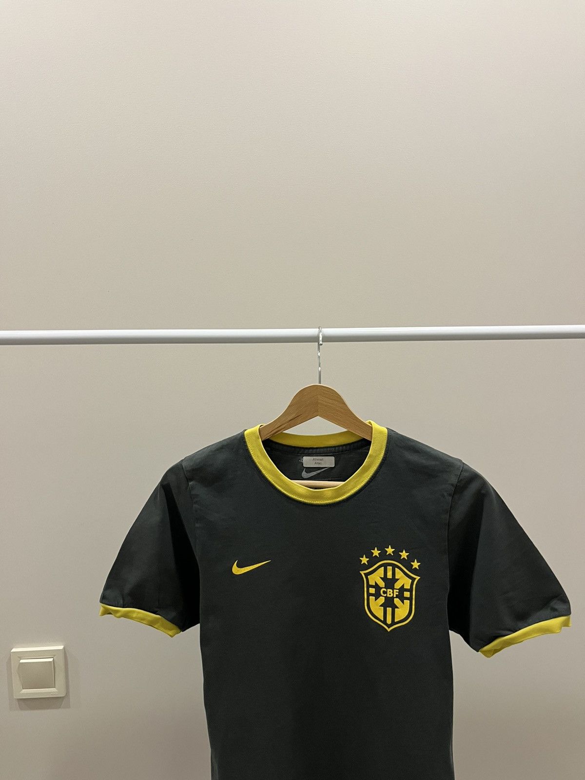 Nike Retro Brazil Nike pro football Jersey tee y2k Brasilia Size US S / EU 44-46 / 1 - 2 Thumbnail