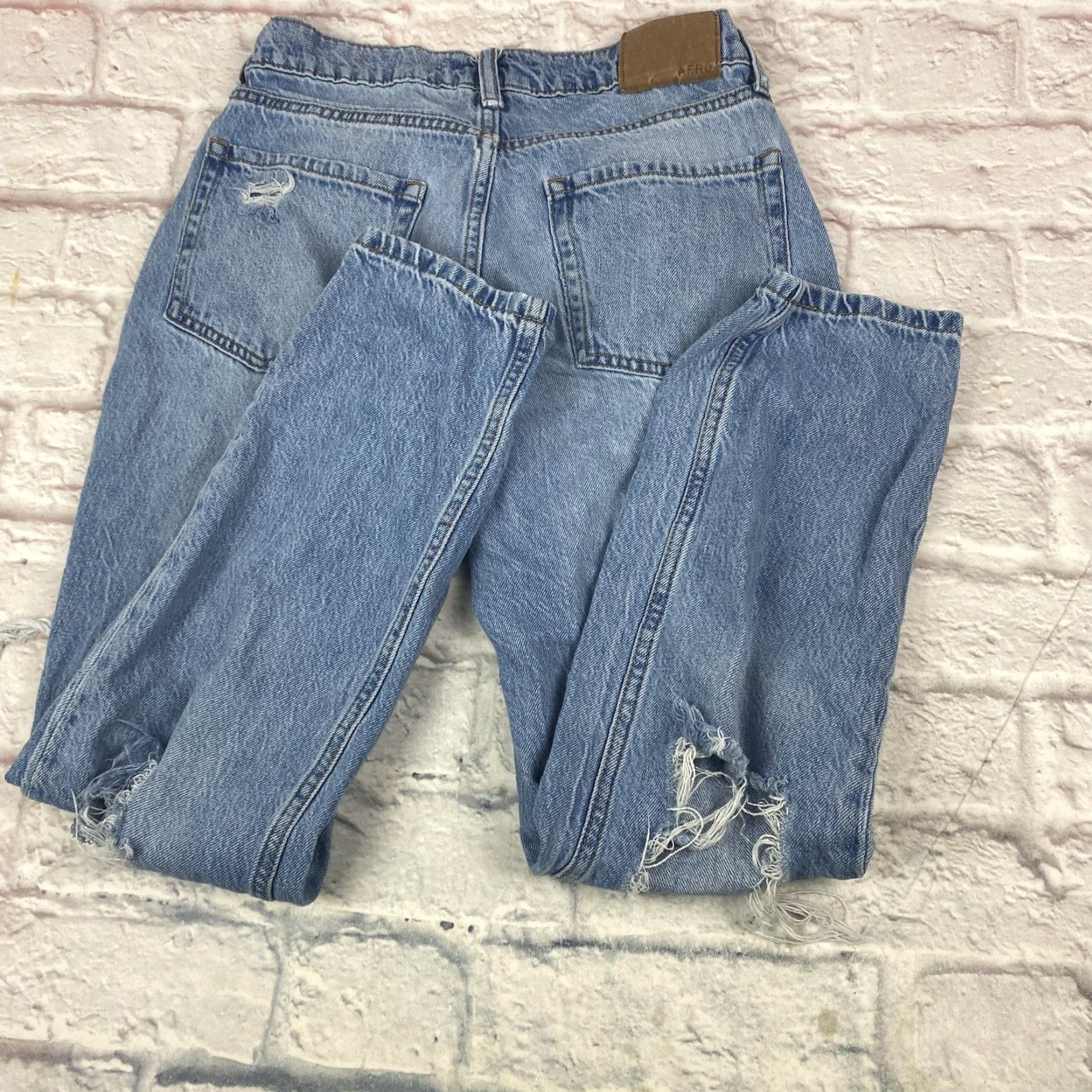 Vintage Aéropostale Jeans Mom Jean Distressed High Rise Light Wash Size 2 Women's Regular Blue Denim 26in Inseam Size 26" / US 2 / IT 38 - 4 Thumbnail
