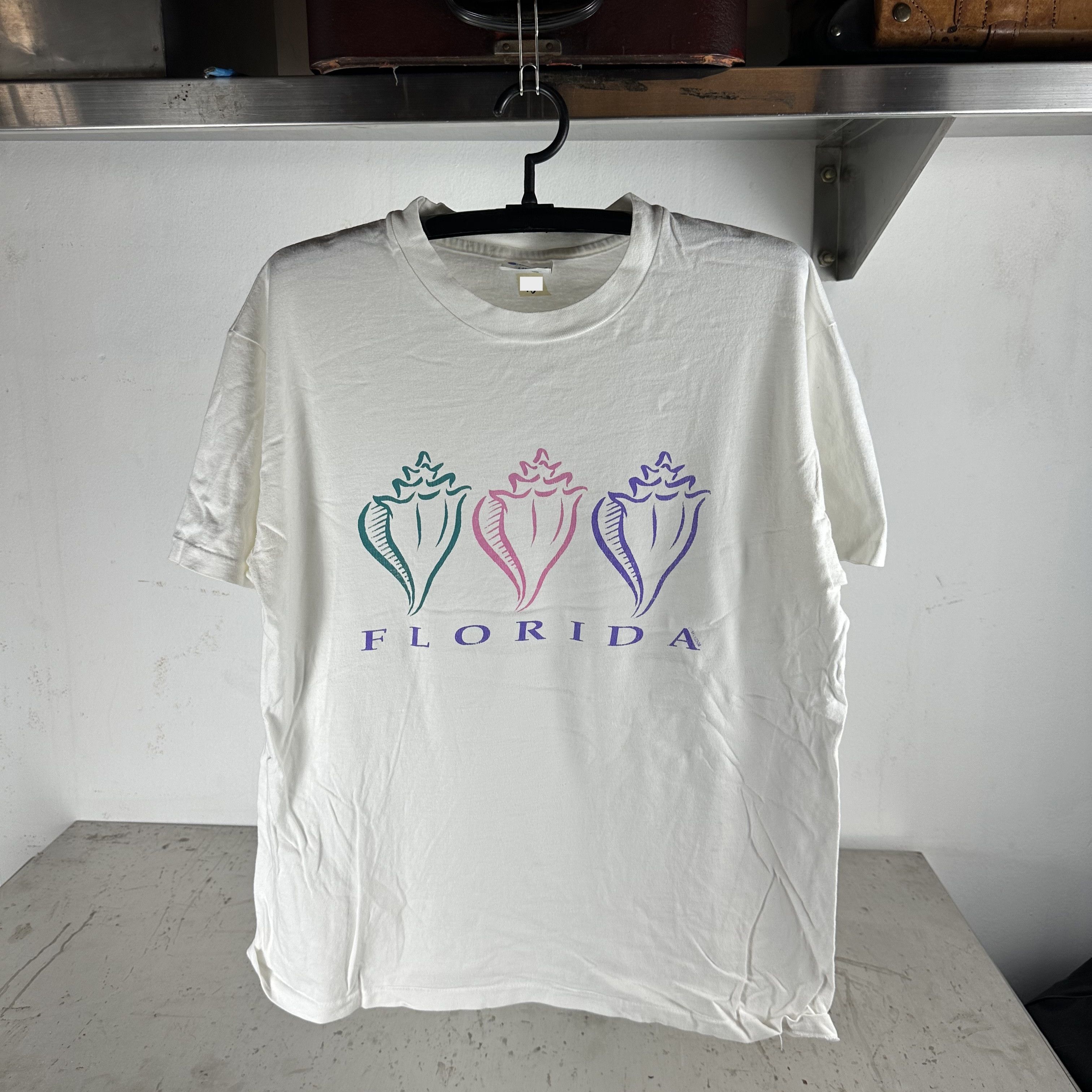 Vintage ​Vintage 90s Champion Florida Shells Tourist Graphic T-shirt Size US XL / EU 56 / 4 - 1 Thumbnail