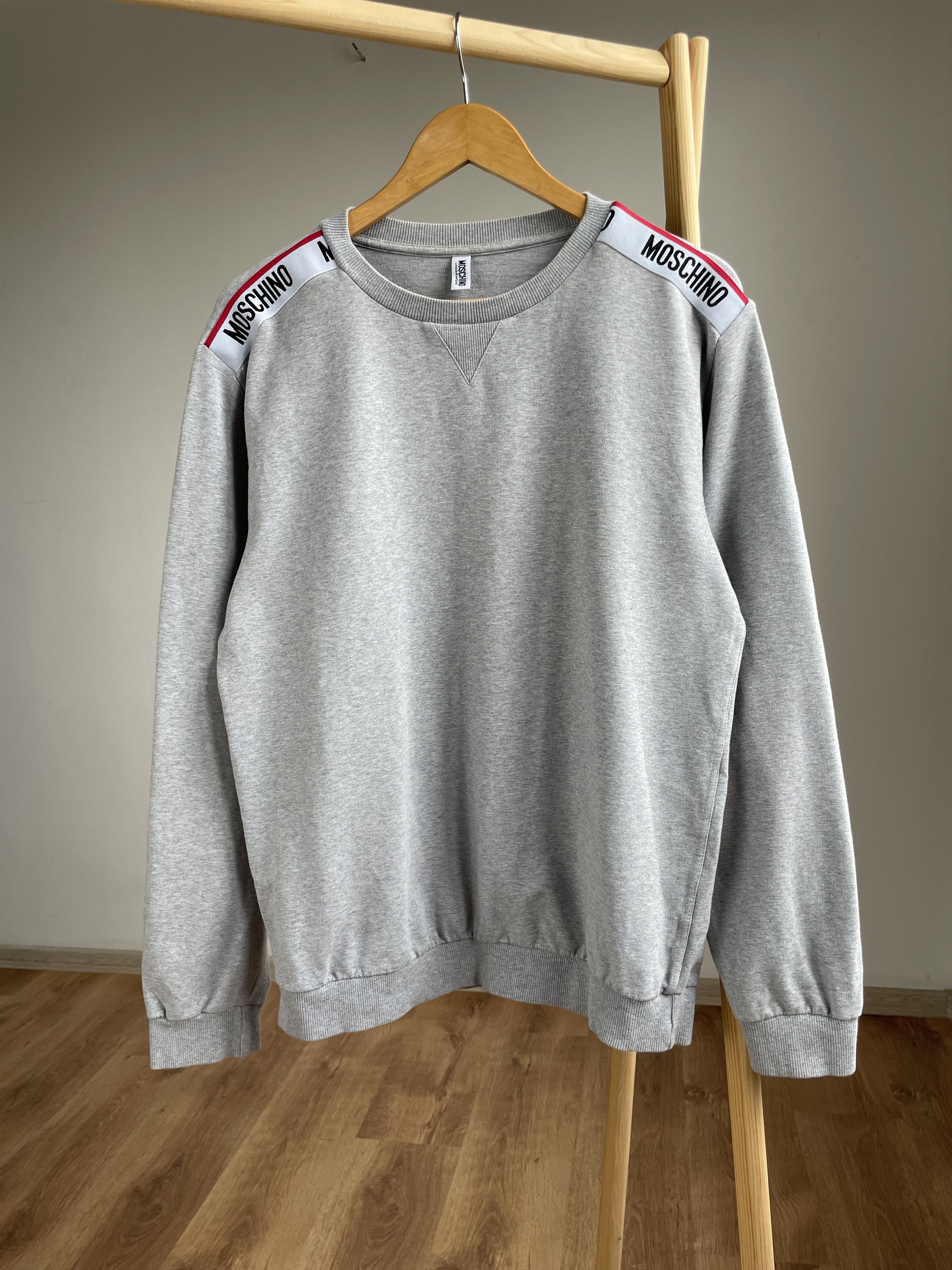 Moschino Moschino Tape Logo Crew Neck Sweatshirt SIze US M Size US M / EU 48-50 / 2 - 1 Thumbnail