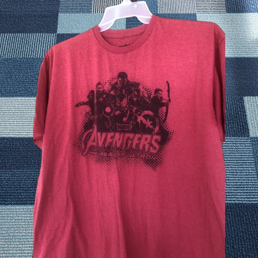 Vintage VINTAGE Marvel Shirt Logo Red Mens XL T-Shirt Short Sleeve Crew Neck 2010-2019 Size US L / EU 52-54 / 3 - 1 Thumbnail